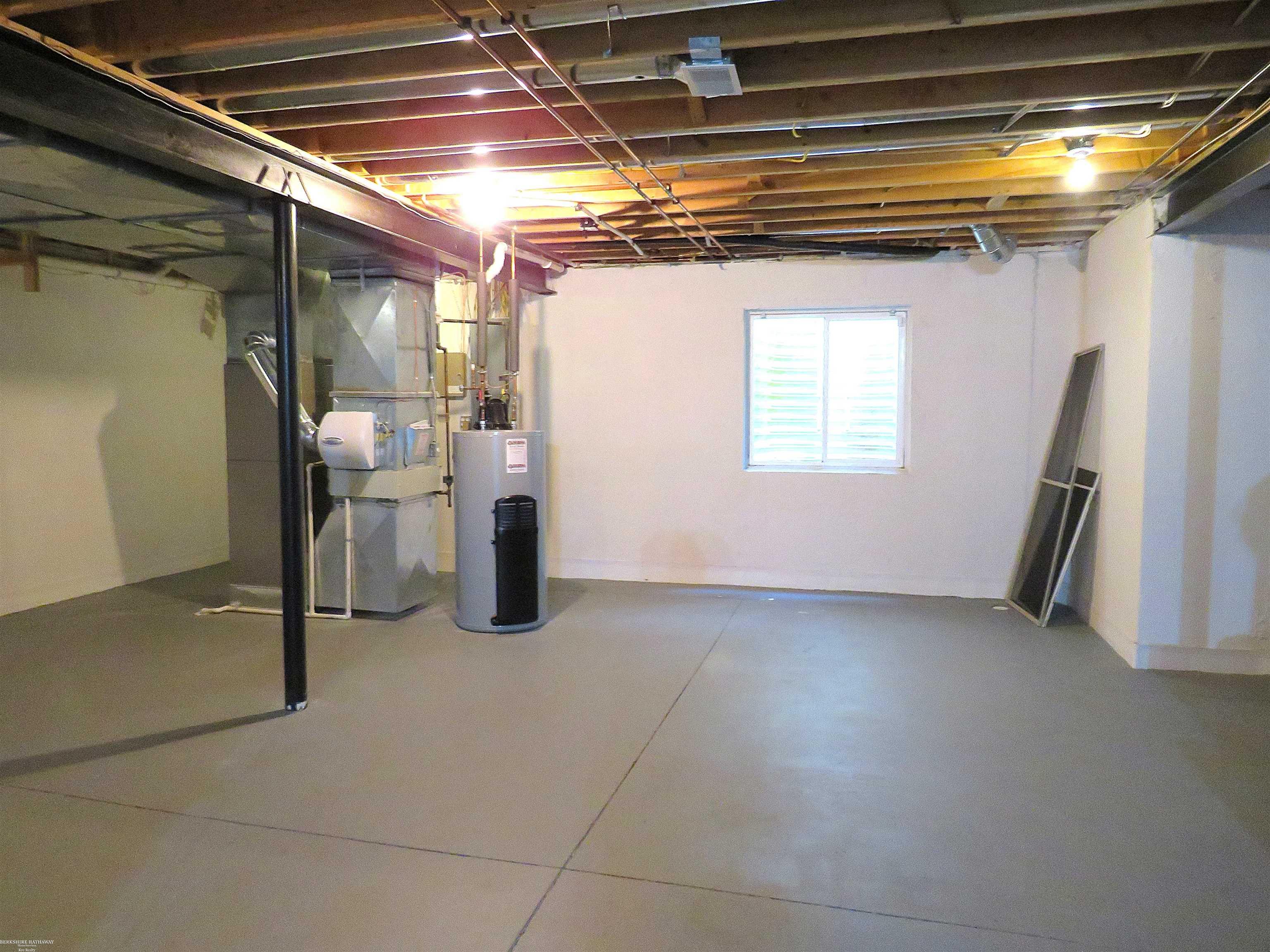 Washington Twp, Michigan 48094, United States, 5 Bedrooms Bedrooms, ,4 BathroomsBathrooms,Residential,Active,176628