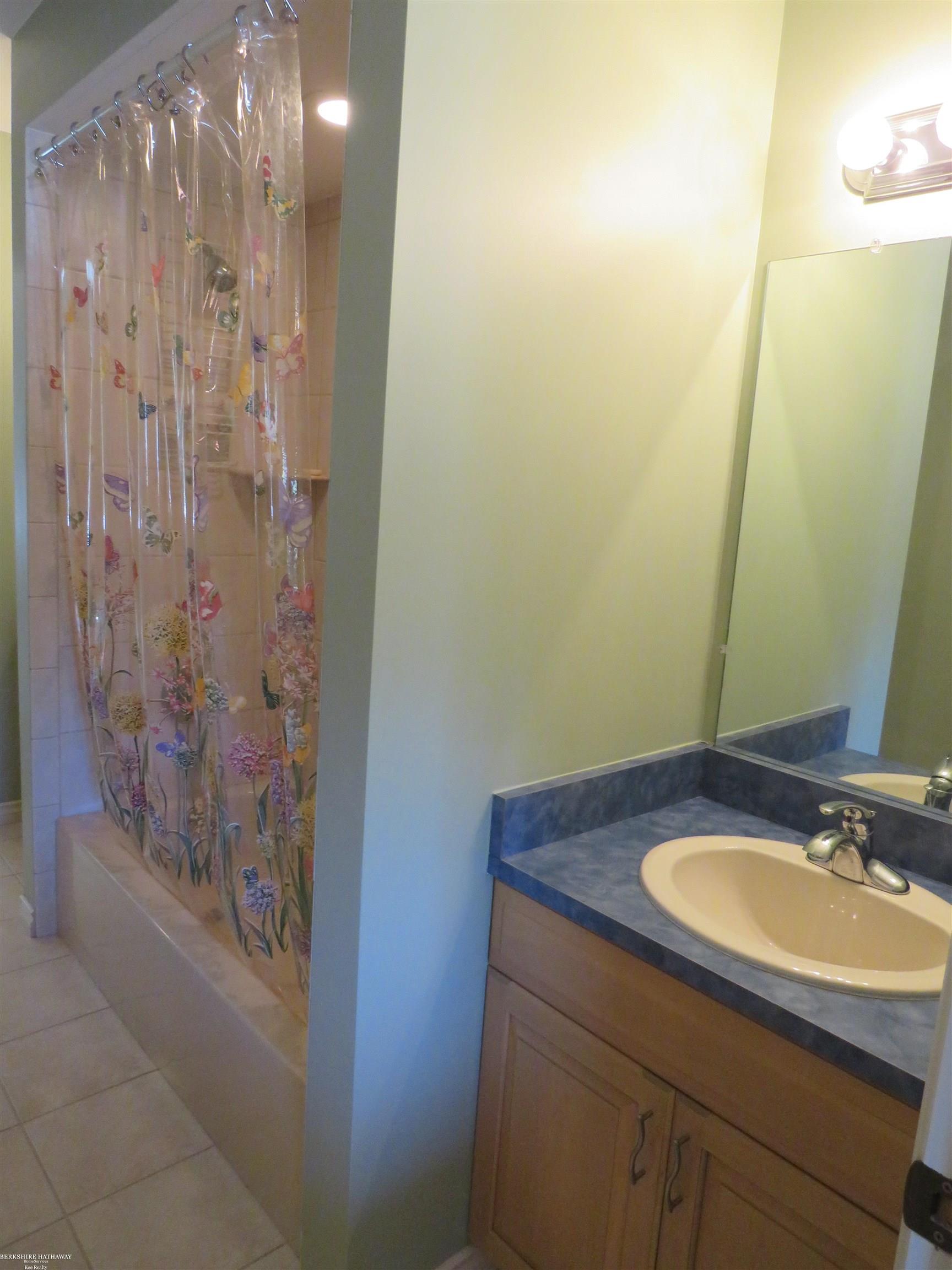 Washington Twp, Michigan 48094, United States, 5 Bedrooms Bedrooms, ,4 BathroomsBathrooms,Residential,Active,176628