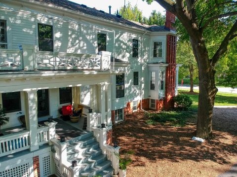 A home in Saint Clair