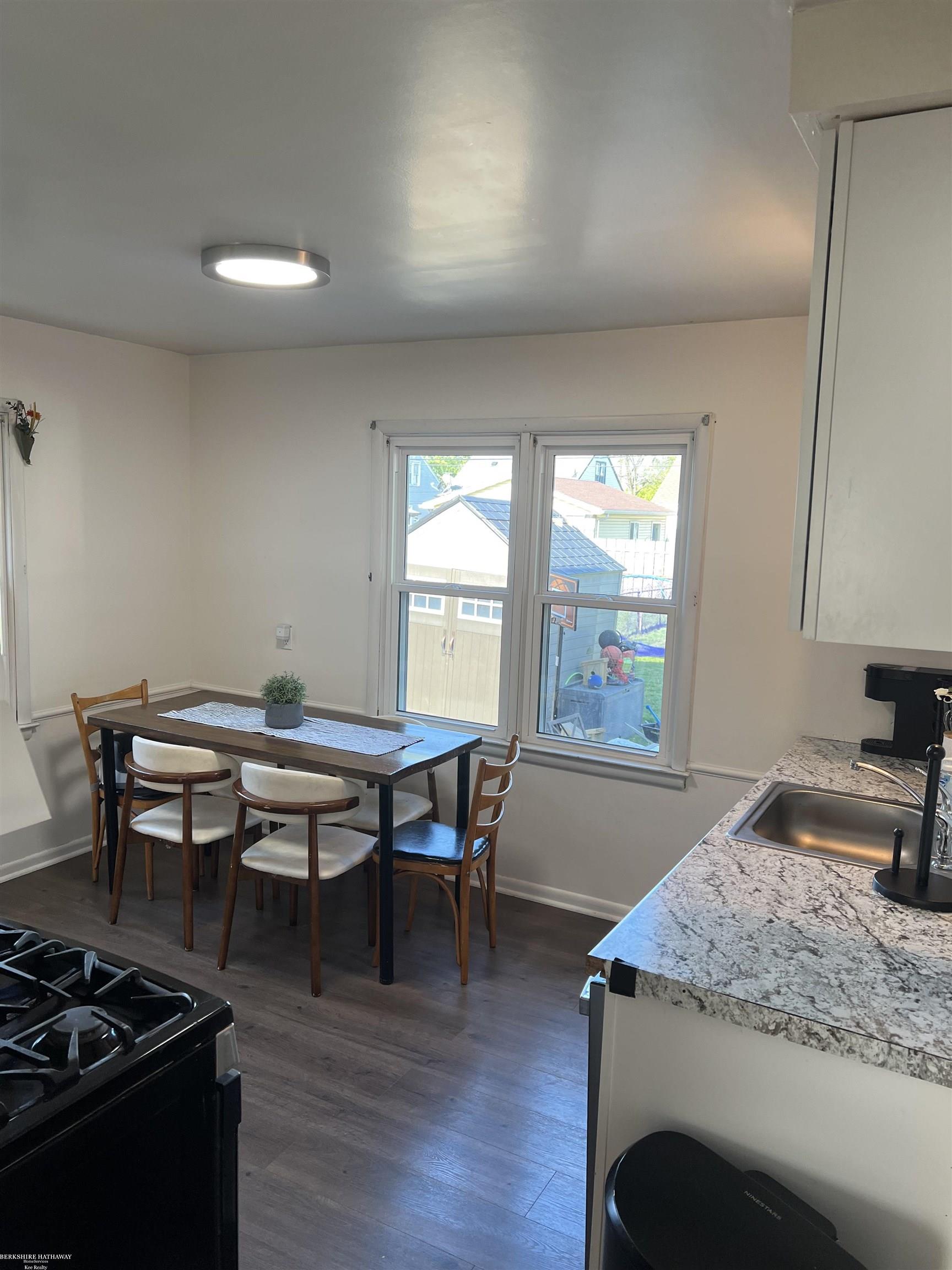 Saint Clair Shores, Michigan 48081, United States, 3 Bedrooms Bedrooms, ,1 BathroomBathrooms,Residential,Pending,128416