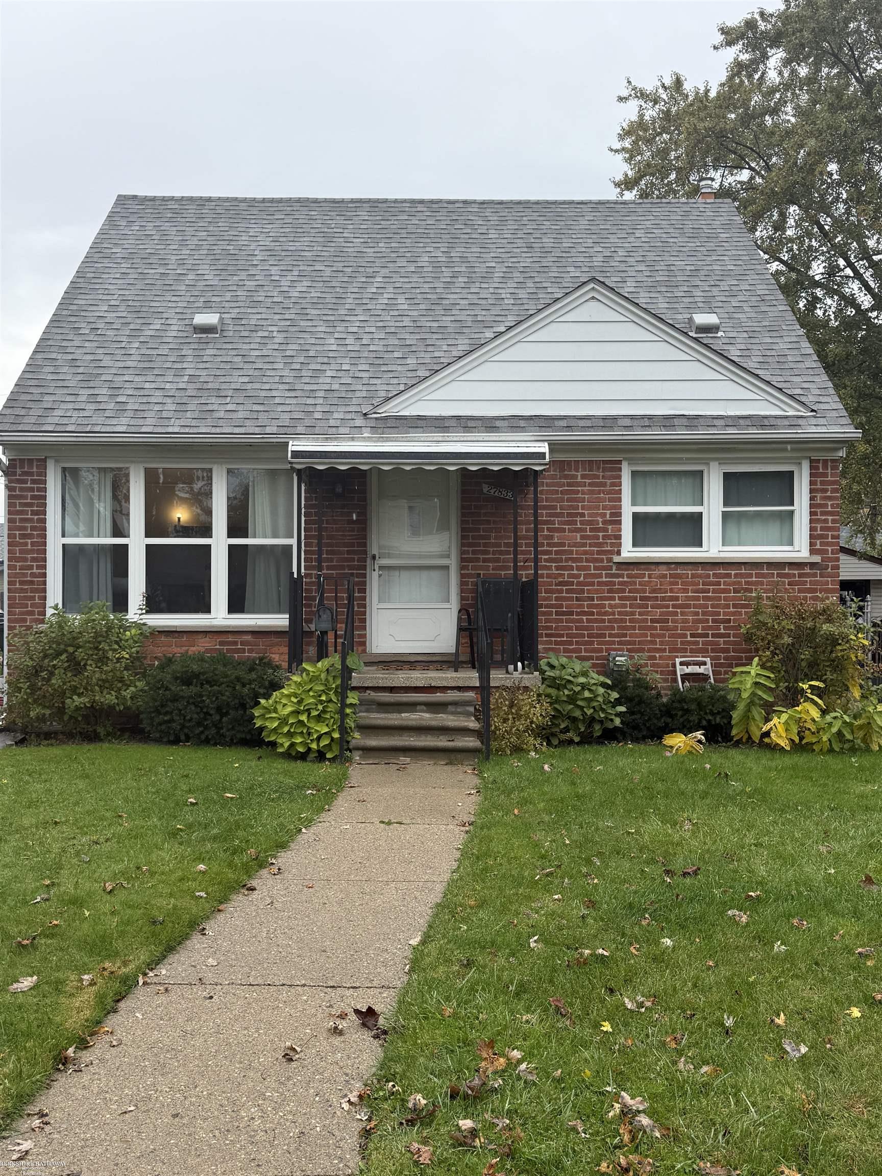 Saint Clair Shores, Michigan 48081, United States, 3 Bedrooms Bedrooms, ,1 BathroomBathrooms,Residential,Pending,128416