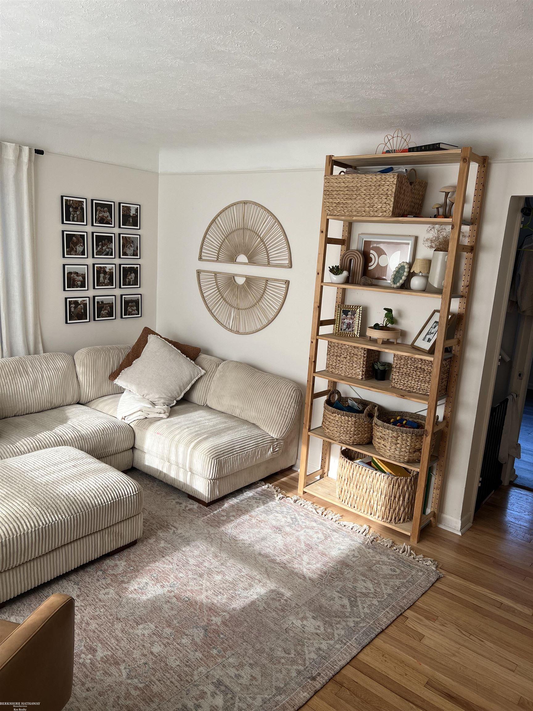 Saint Clair Shores, Michigan 48081, United States, 3 Bedrooms Bedrooms, ,1 BathroomBathrooms,Residential,Pending,128416