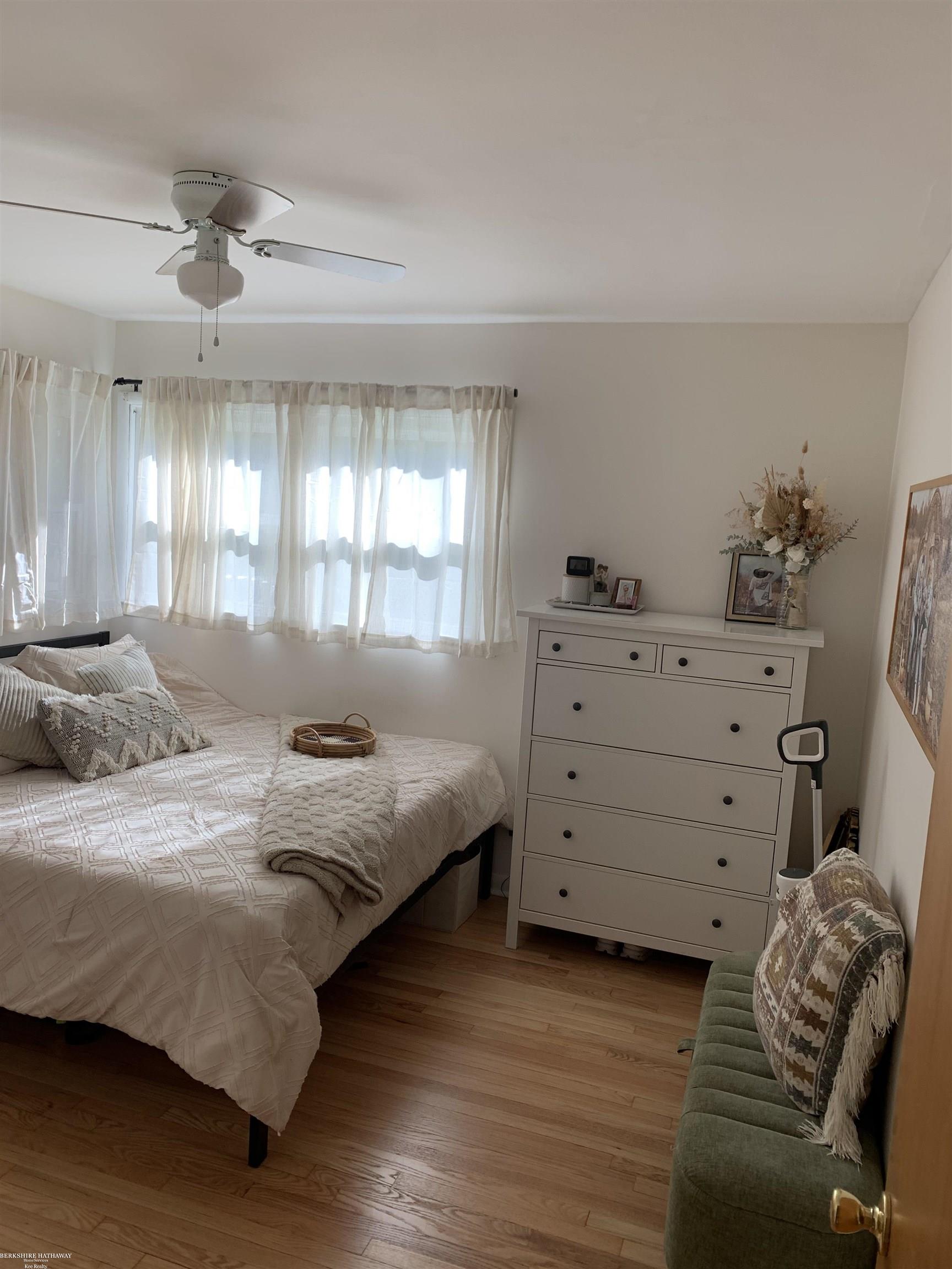 Saint Clair Shores, Michigan 48081, United States, 3 Bedrooms Bedrooms, ,1 BathroomBathrooms,Residential,Pending,128416