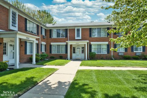 20852 Wildwood Drive 109 Harper Woods MI 48225
