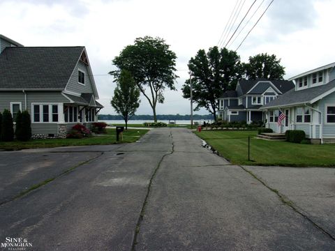 A home in Algonac