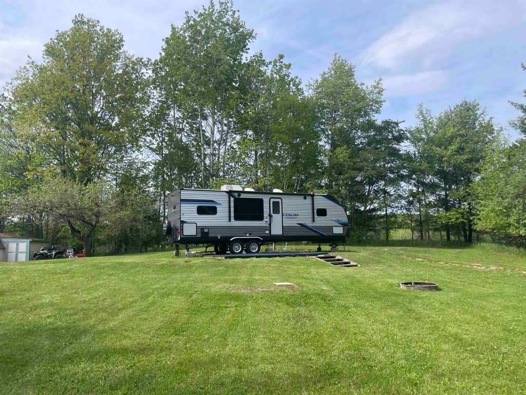 Photo of 1962 Linksview Way Street, Gladwin, MI 48624 (MLS # 50170457)