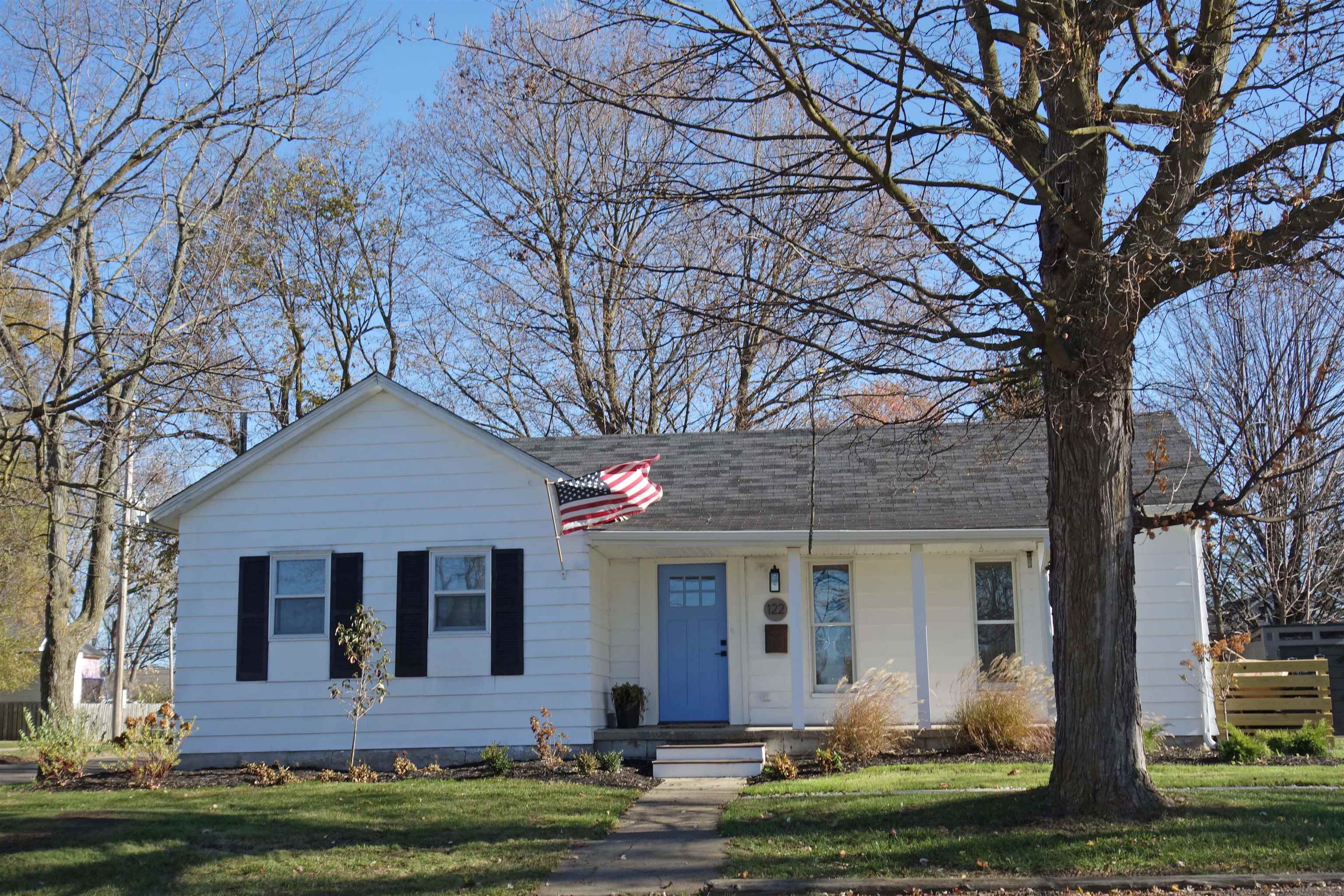 Photo 2 of 42 of 122 N Washington Street house