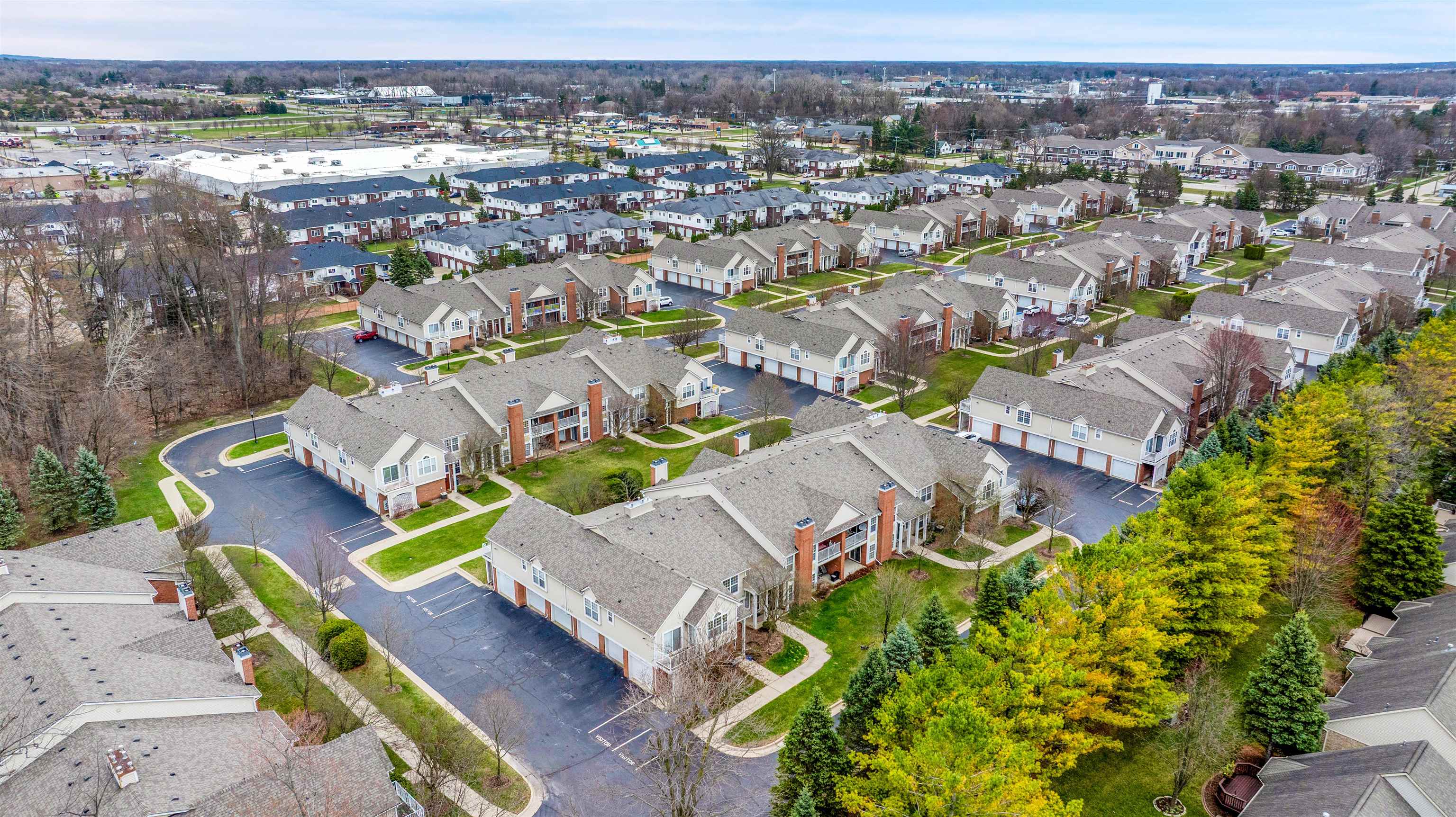 Sterling Heights, Michigan 48314, United States, 2 Bedrooms Bedrooms, ,2 BathroomsBathrooms,Residential,Pending,103945