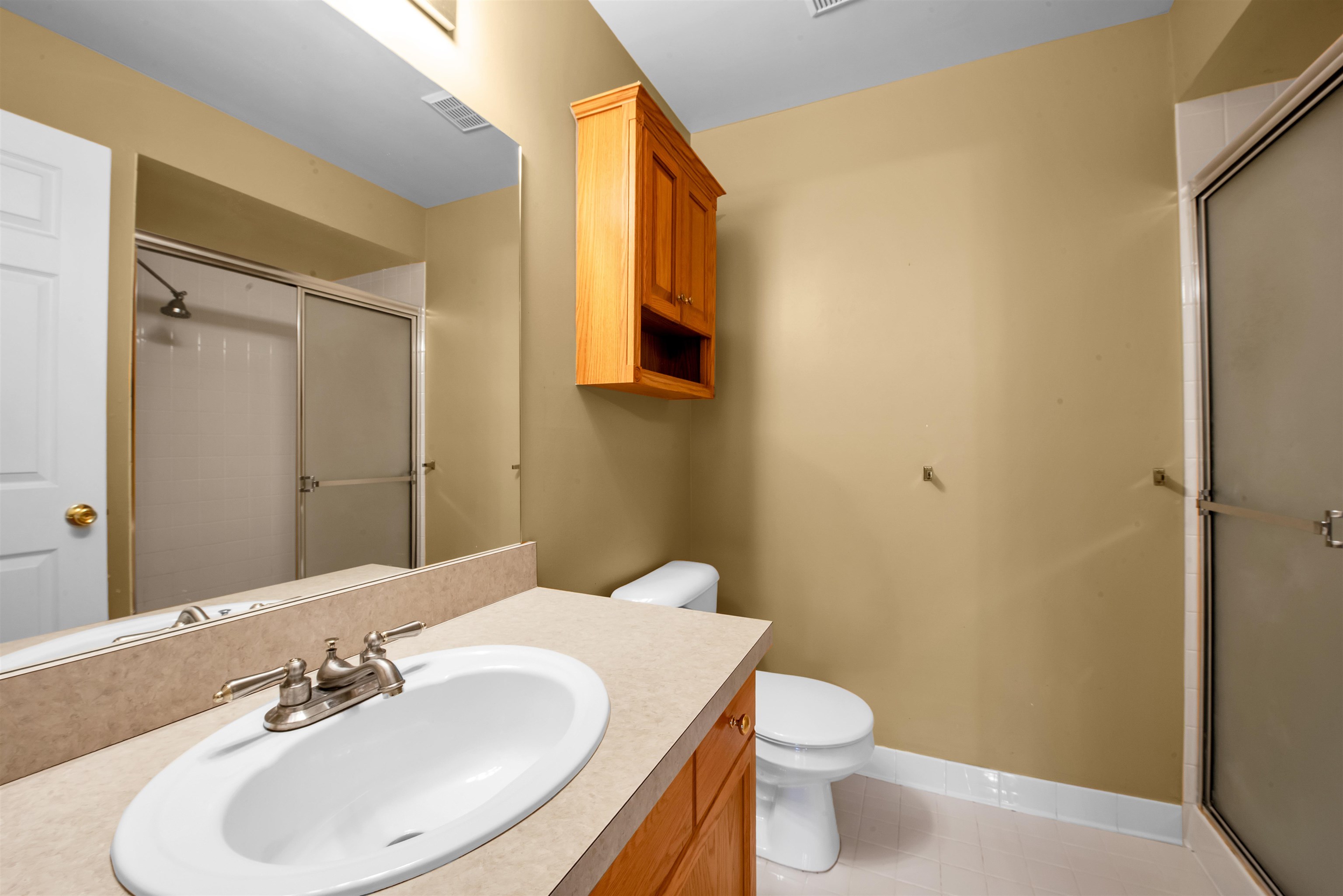 Sterling Heights, Michigan 48314, United States, 2 Bedrooms Bedrooms, ,2 BathroomsBathrooms,Residential,Pending,103945