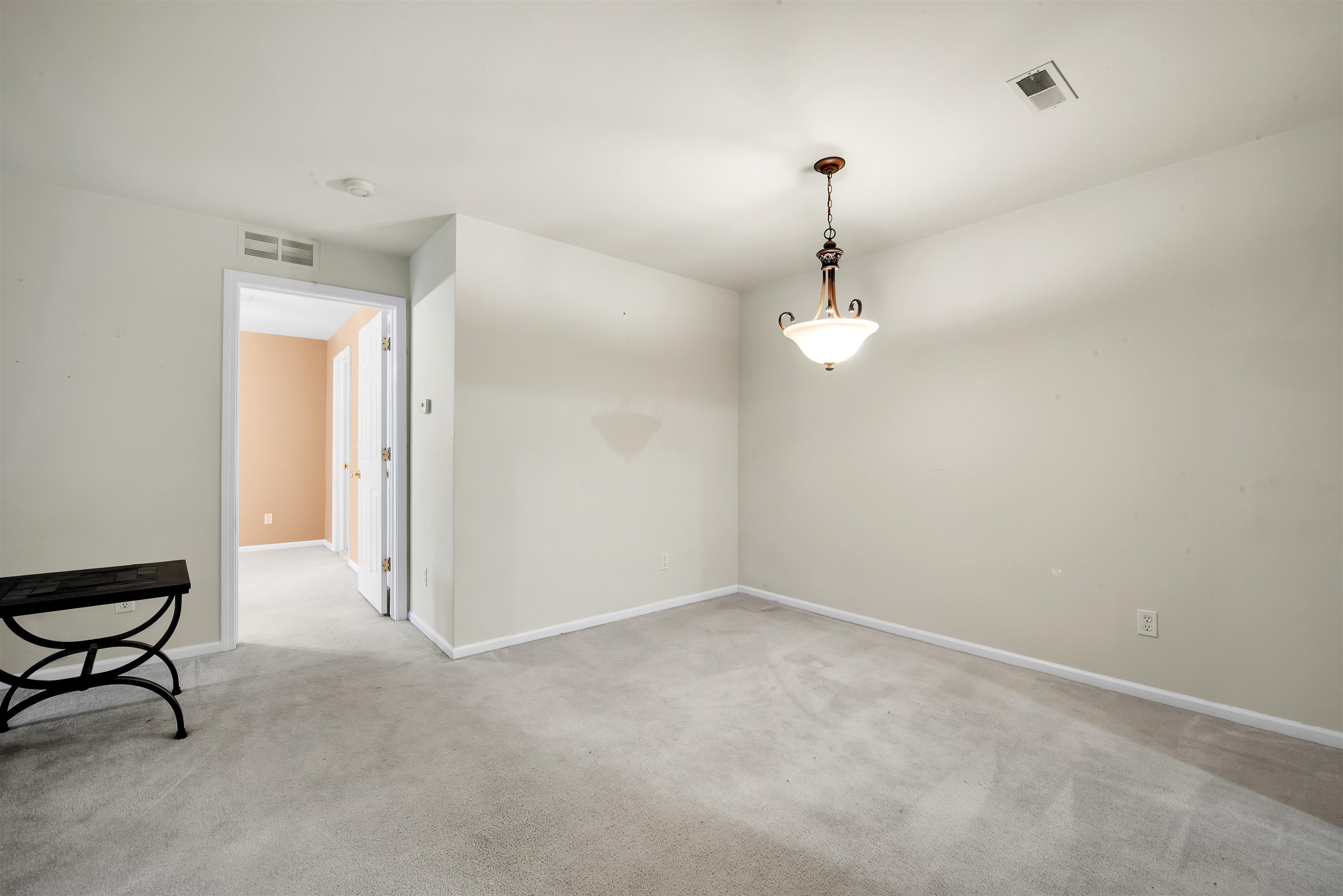 Sterling Heights, Michigan 48314, United States, 2 Bedrooms Bedrooms, ,2 BathroomsBathrooms,Residential,Pending,103945
