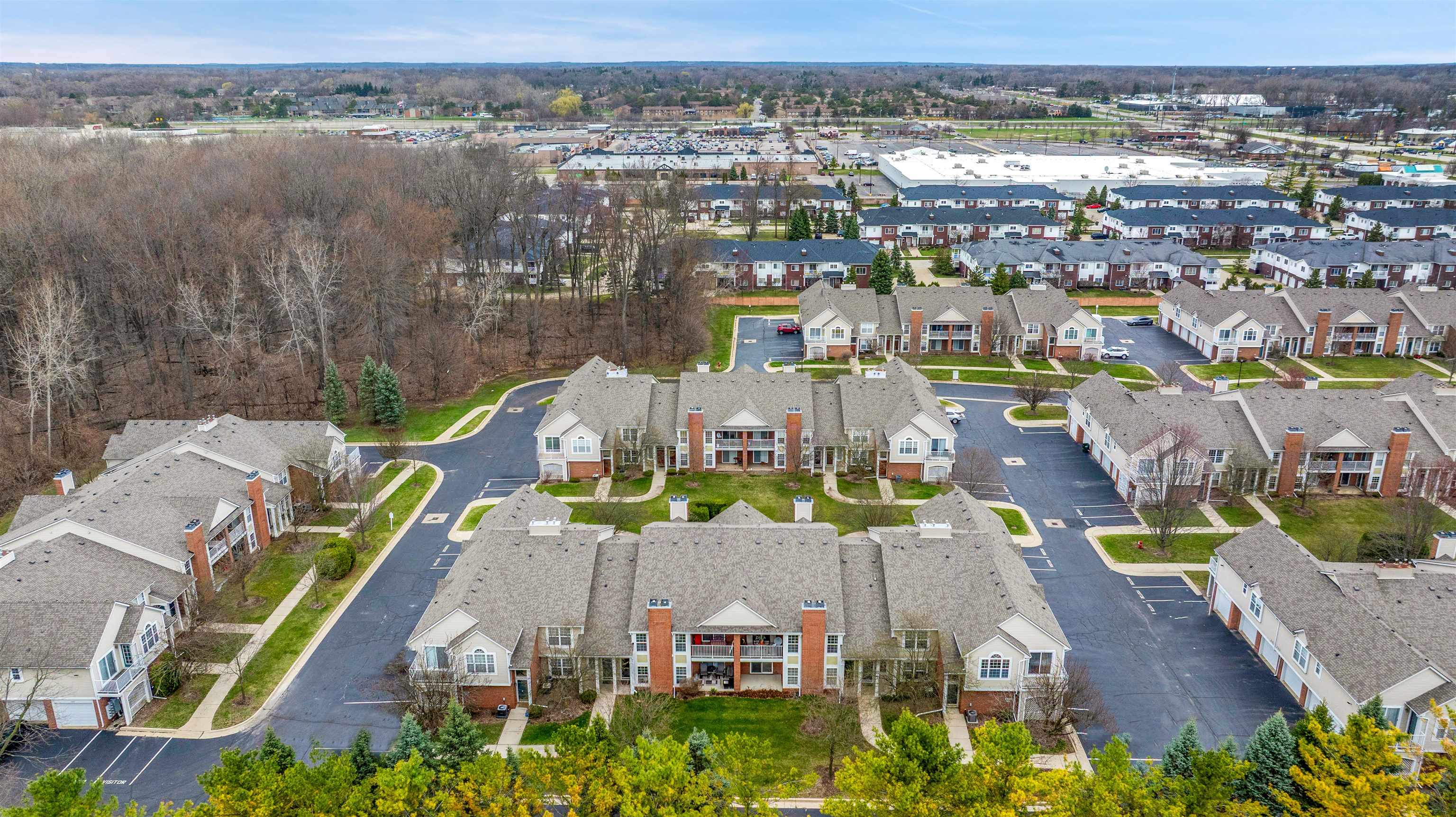 Sterling Heights, Michigan 48314, United States, 2 Bedrooms Bedrooms, ,2 BathroomsBathrooms,Residential,Pending,103945