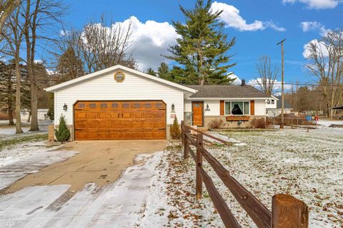 A home in Fort Gratiot