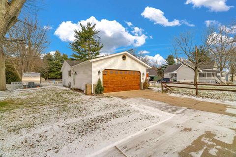 A home in Fort Gratiot