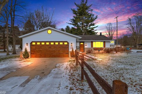 A home in Fort Gratiot