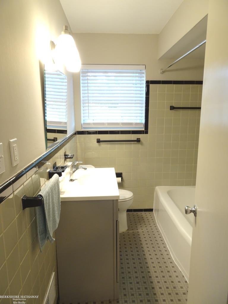 Eastpointe, Michigan 48021, United States, 3 Bedrooms Bedrooms, ,2 BathroomsBathrooms,Residential,Active,164132