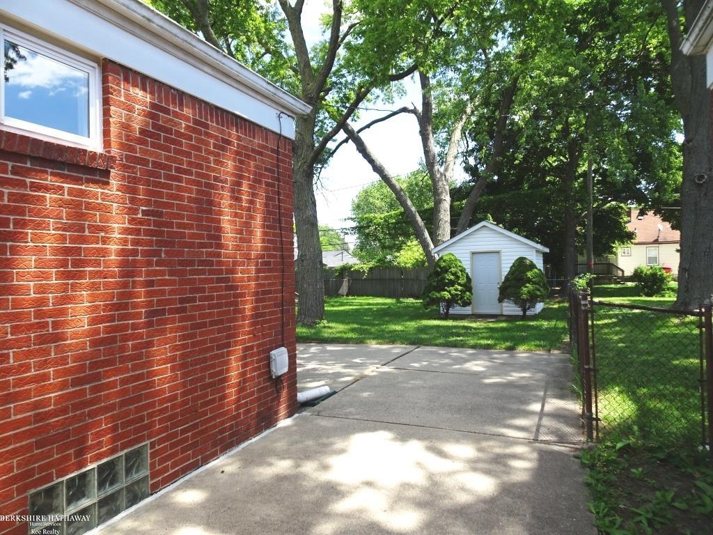 Eastpointe, Michigan 48021, United States, 3 Bedrooms Bedrooms, ,2 BathroomsBathrooms,Residential,Active,164132