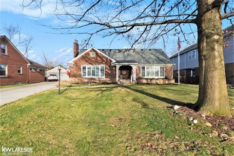 A home in Grosse Pointe Woods