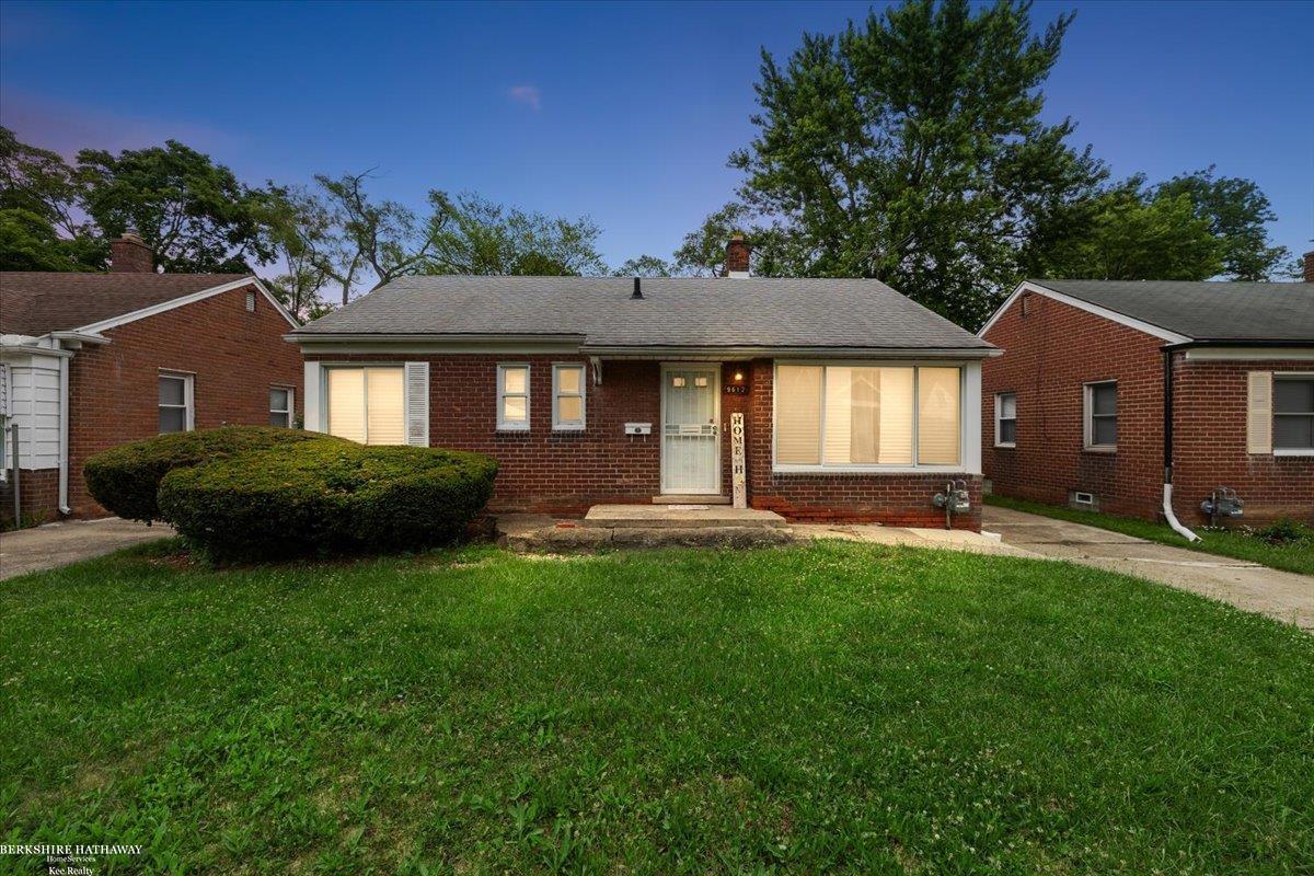 Detroit, Michigan 48228, United States, 3 Bedrooms Bedrooms, ,1 BathroomBathrooms,Residential,Active,161376