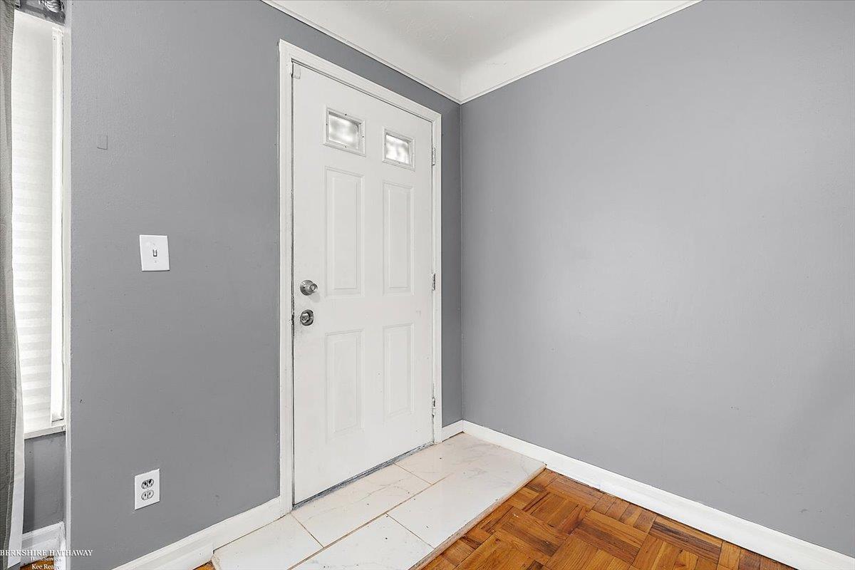 Detroit, Michigan 48228, United States, 3 Bedrooms Bedrooms, ,1 BathroomBathrooms,Residential,Active,161376