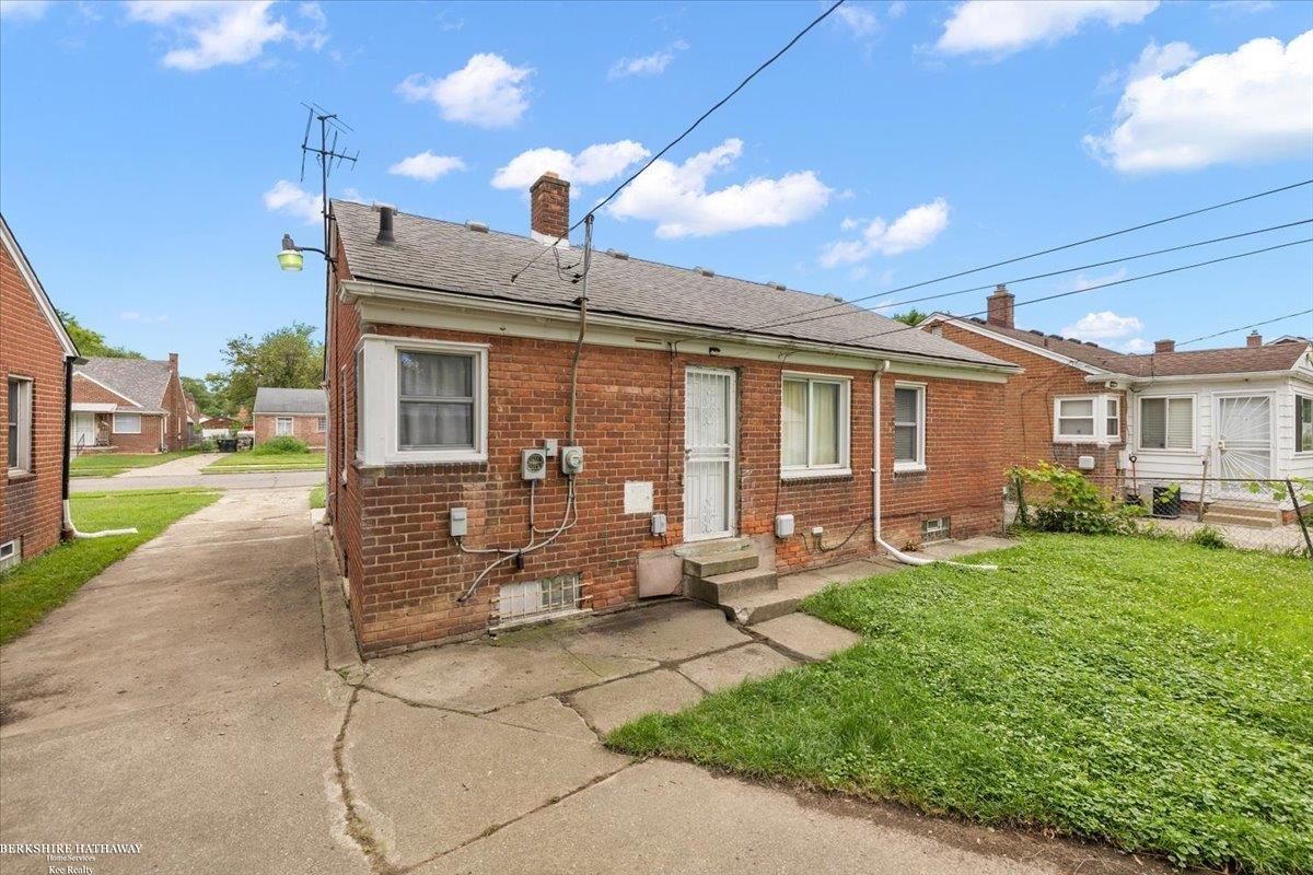 Detroit, Michigan 48228, United States, 3 Bedrooms Bedrooms, ,1 BathroomBathrooms,Residential,Active,161376