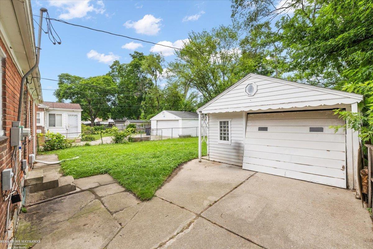 Detroit, Michigan 48228, United States, 3 Bedrooms Bedrooms, ,1 BathroomBathrooms,Residential,Active,161376