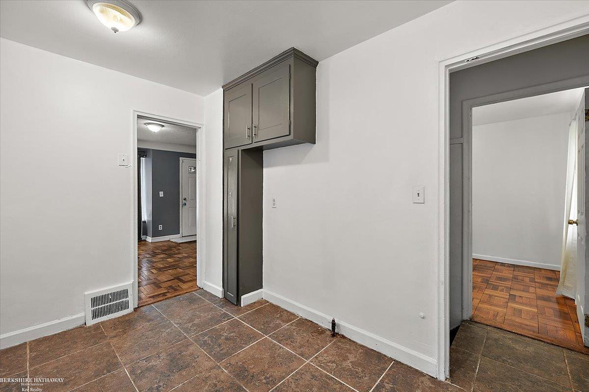 Detroit, Michigan 48228, United States, 3 Bedrooms Bedrooms, ,1 BathroomBathrooms,Residential,Active,161376