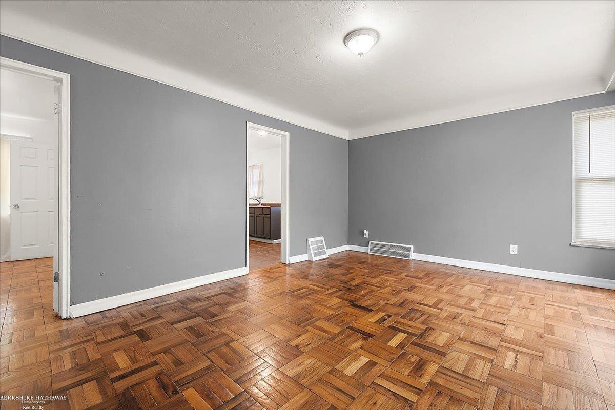 Detroit, Michigan 48228, United States, 3 Bedrooms Bedrooms, ,1 BathroomBathrooms,Residential,Active,161376