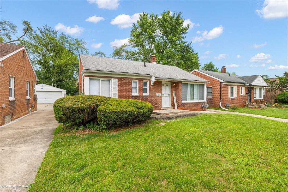 Detroit, Michigan 48228, United States, 3 Bedrooms Bedrooms, ,1 BathroomBathrooms,Residential,Active,161376