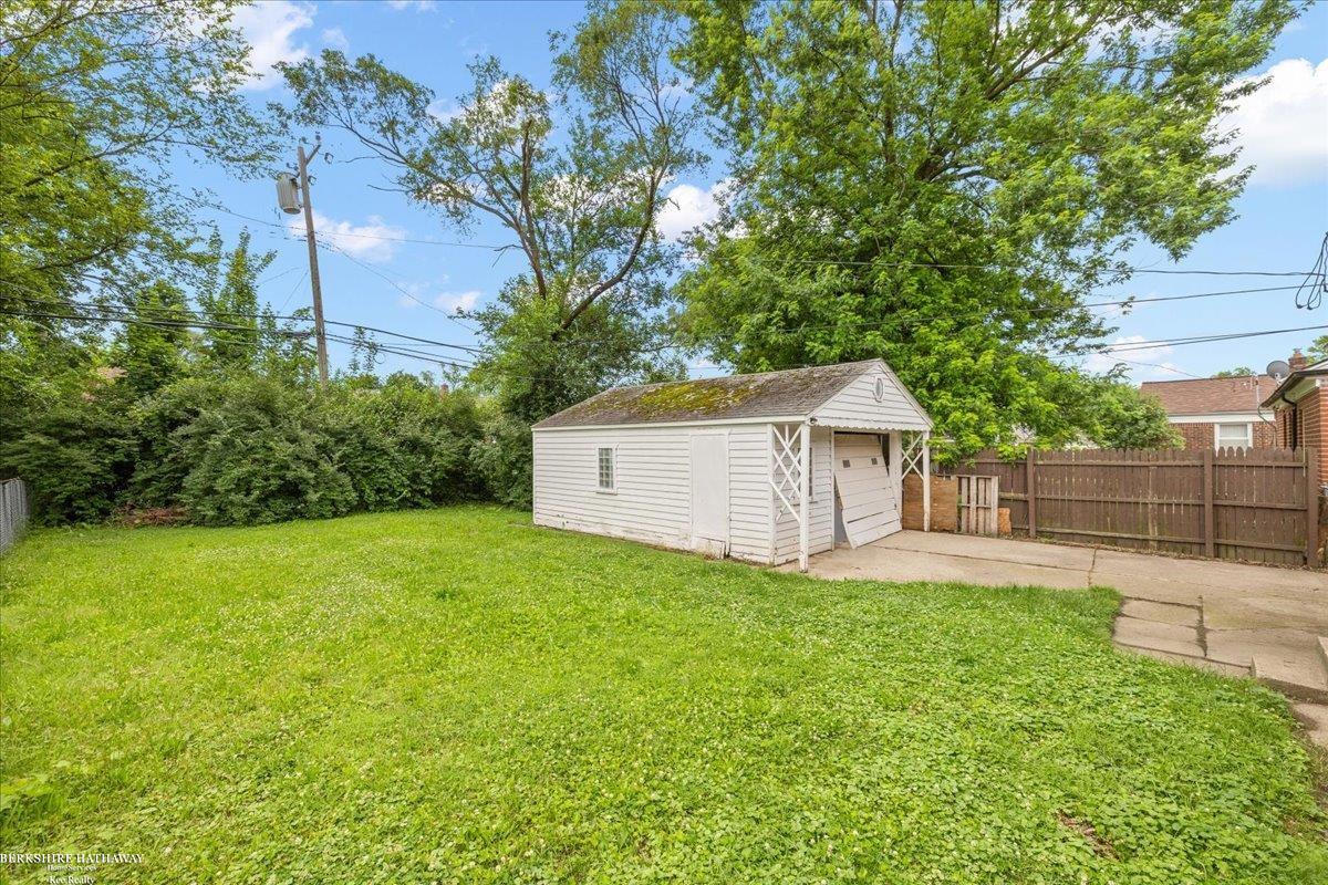 Detroit, Michigan 48228, United States, 3 Bedrooms Bedrooms, ,1 BathroomBathrooms,Residential,Active,161376