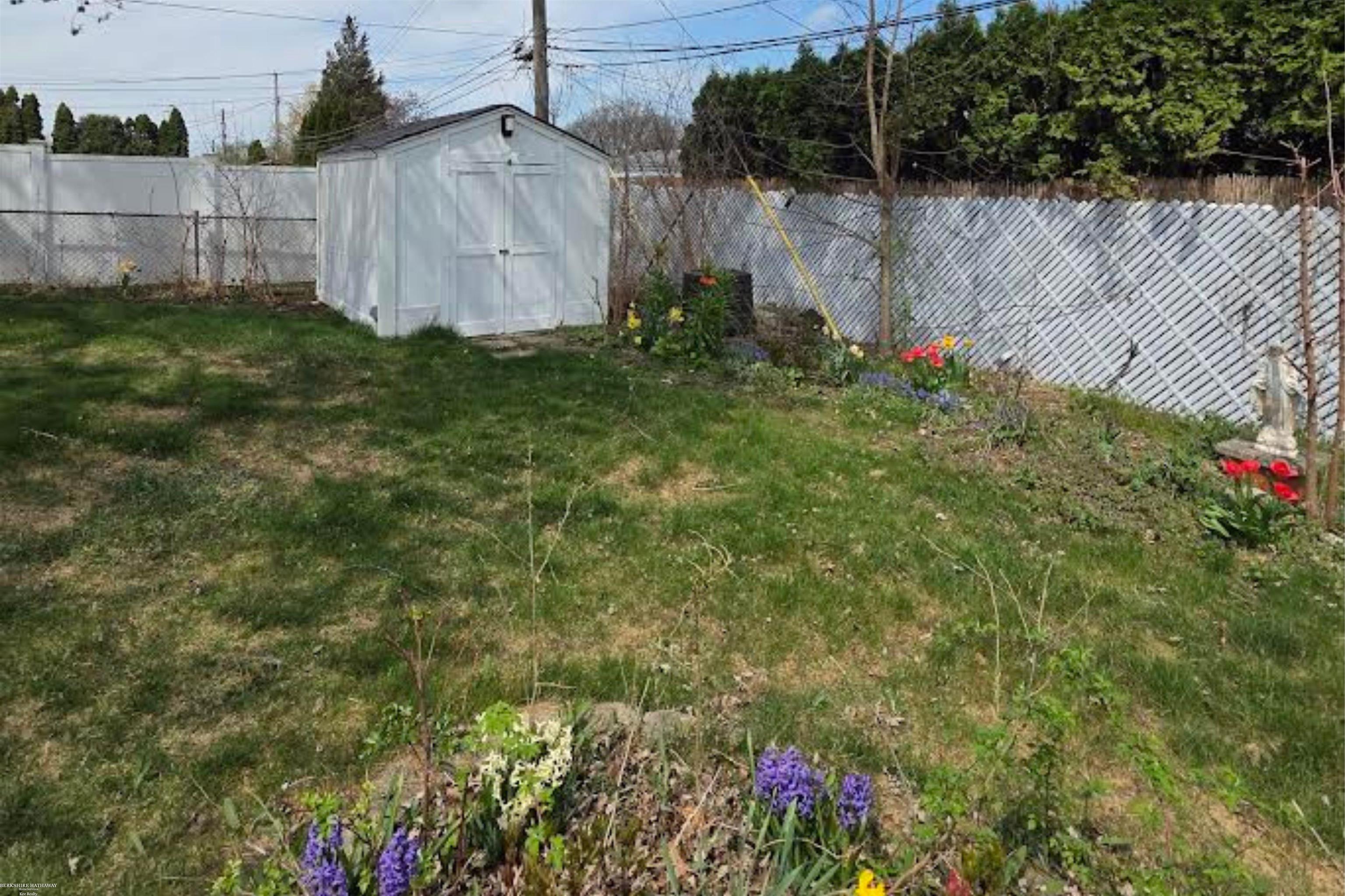 Sterling Heights, Michigan 48312, United States, 4 Bedrooms Bedrooms, ,2 BathroomsBathrooms,Residential,Active,110557