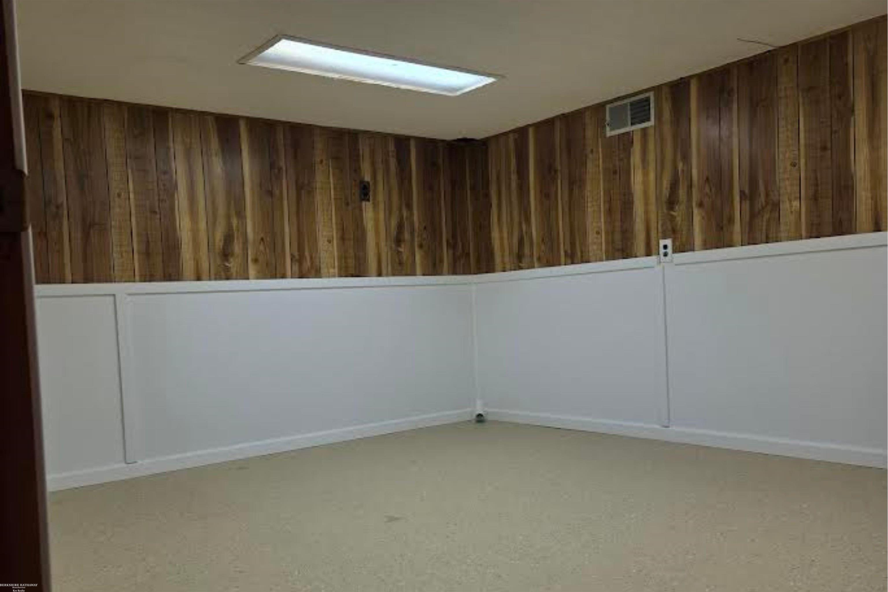 Sterling Heights, Michigan 48312, United States, 4 Bedrooms Bedrooms, ,2 BathroomsBathrooms,Residential,Active,110557