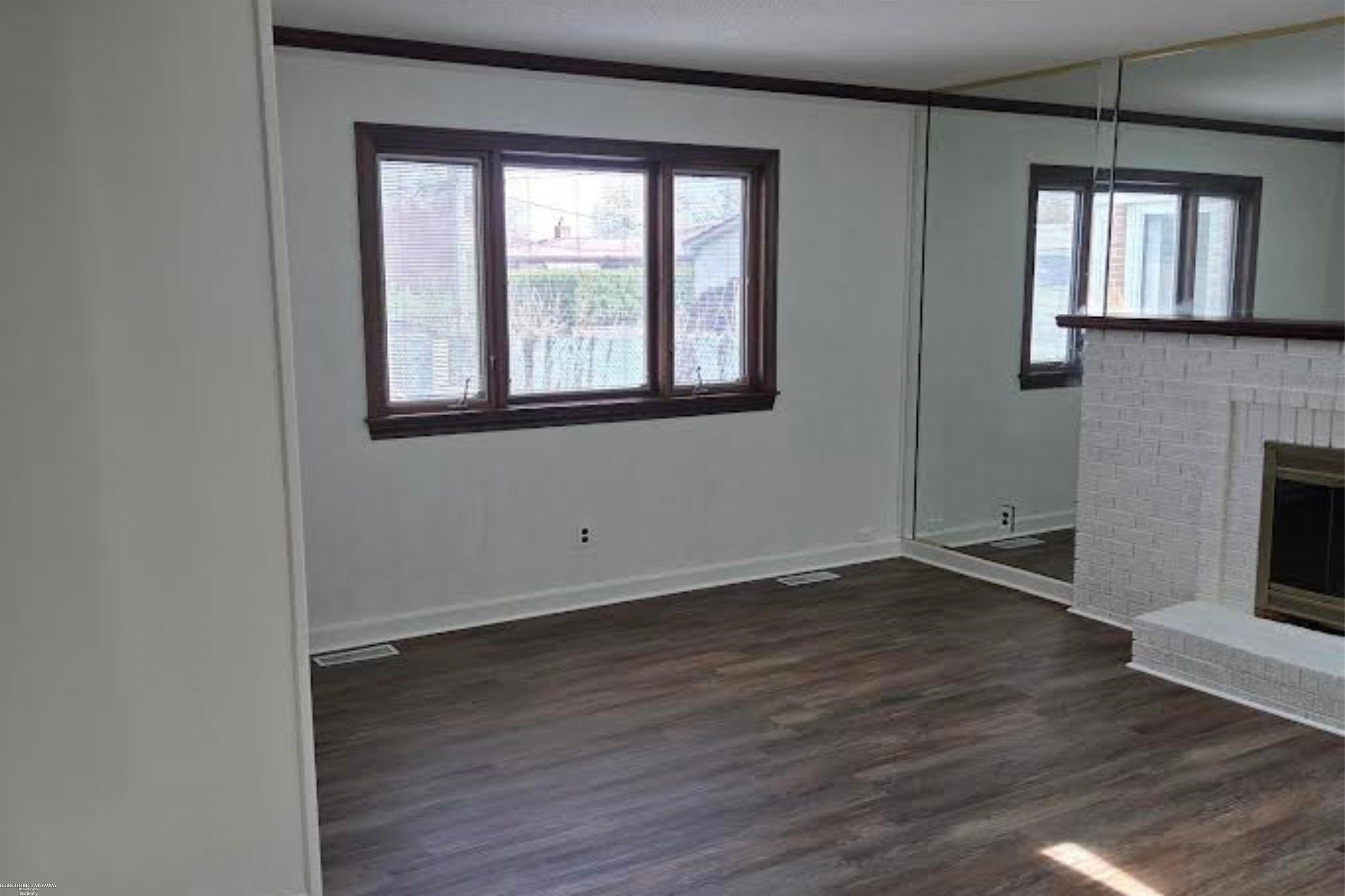 Sterling Heights, Michigan 48312, United States, 4 Bedrooms Bedrooms, ,2 BathroomsBathrooms,Residential,Active,110557