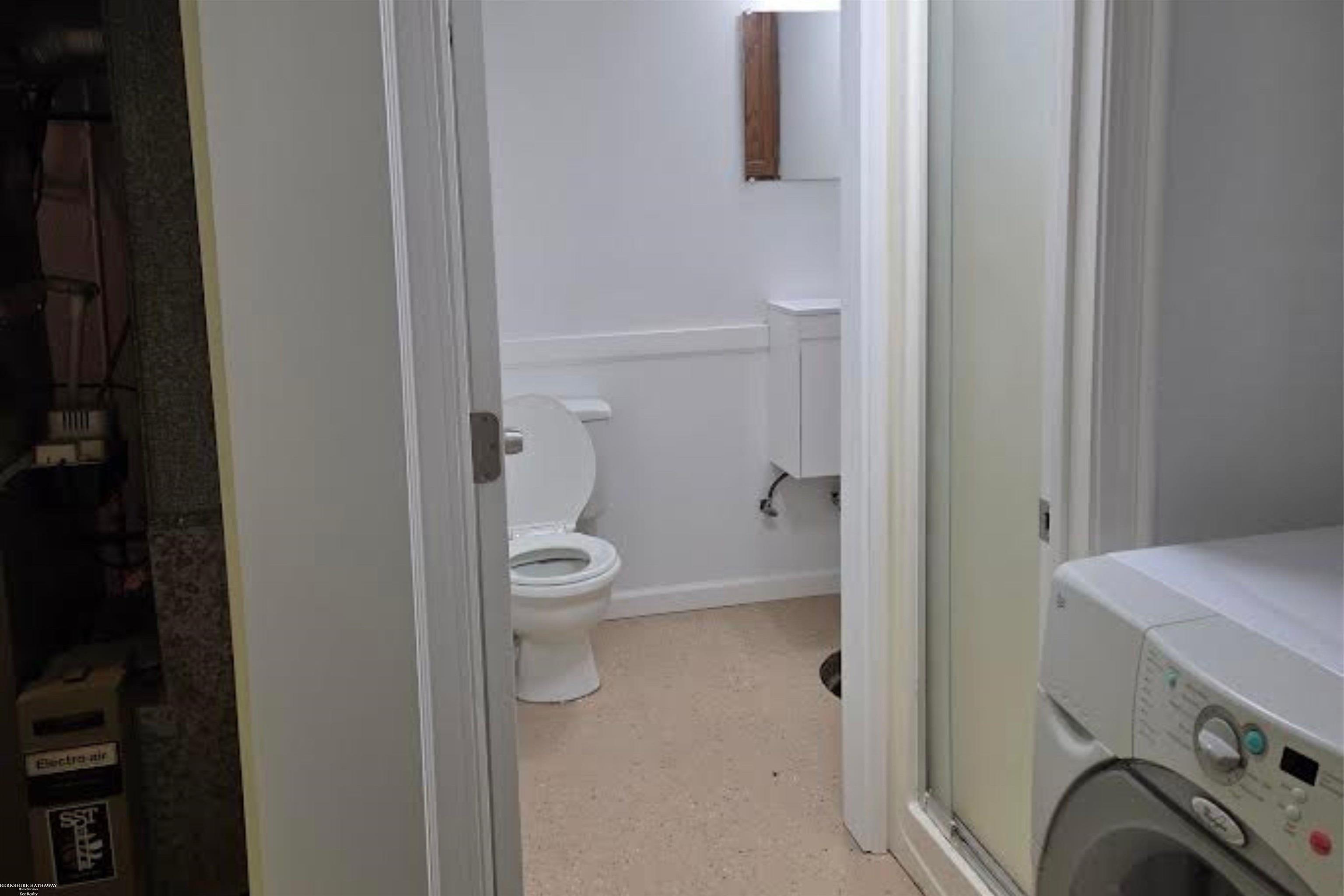 Sterling Heights, Michigan 48312, United States, 4 Bedrooms Bedrooms, ,2 BathroomsBathrooms,Residential,Active,110557