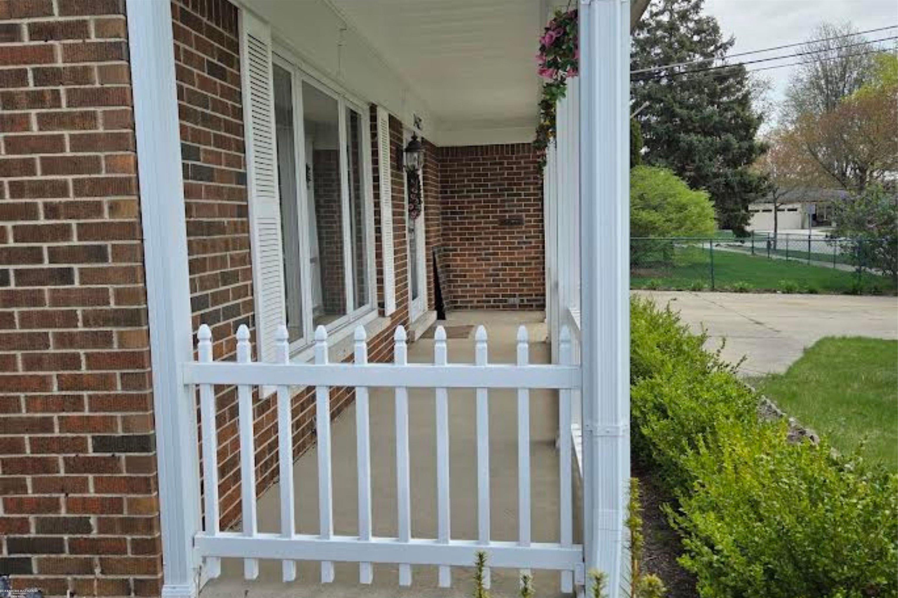 Sterling Heights, Michigan 48312, United States, 4 Bedrooms Bedrooms, ,2 BathroomsBathrooms,Residential,Active,110557