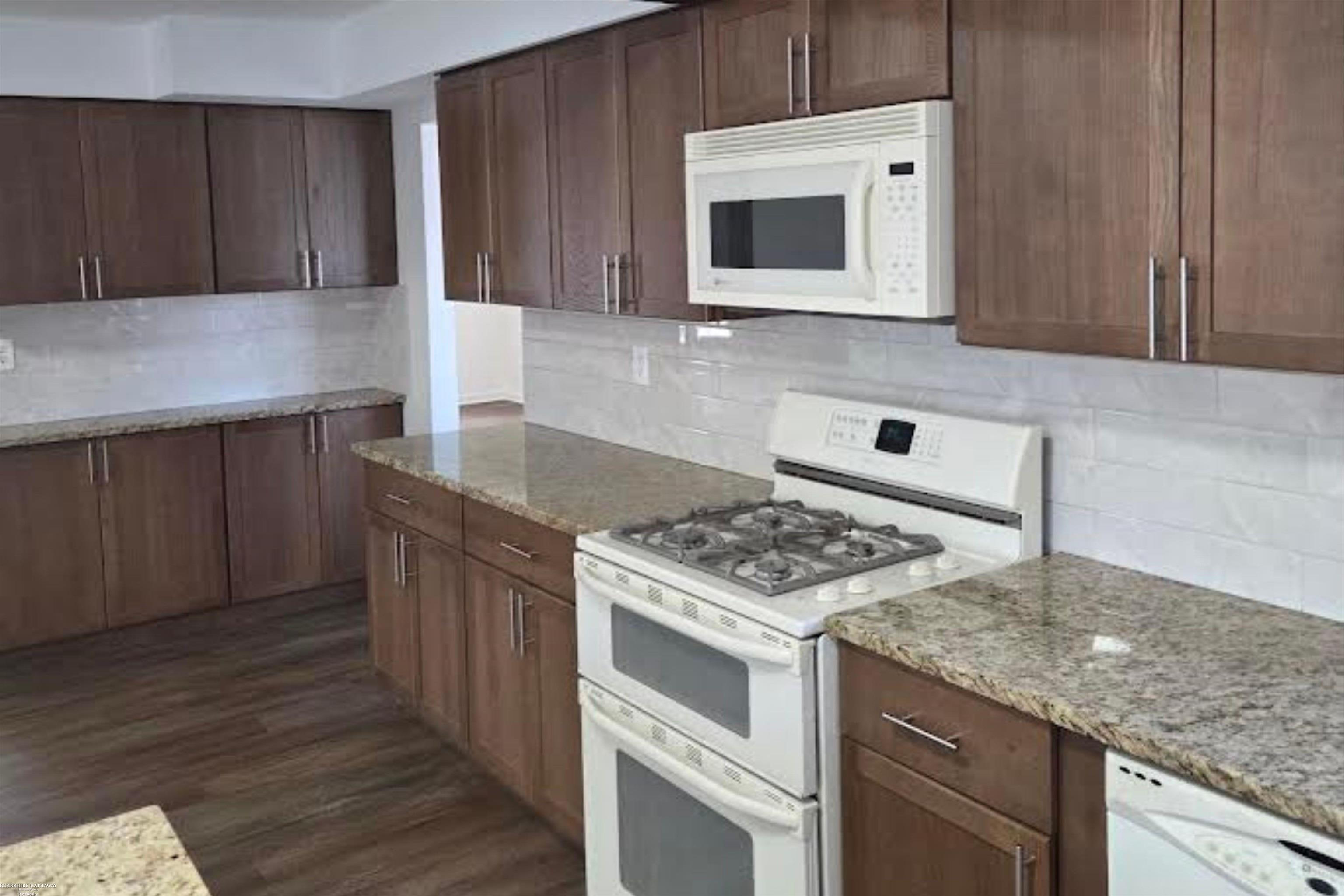 Sterling Heights, Michigan 48312, United States, 4 Bedrooms Bedrooms, ,2 BathroomsBathrooms,Residential,Active,110557