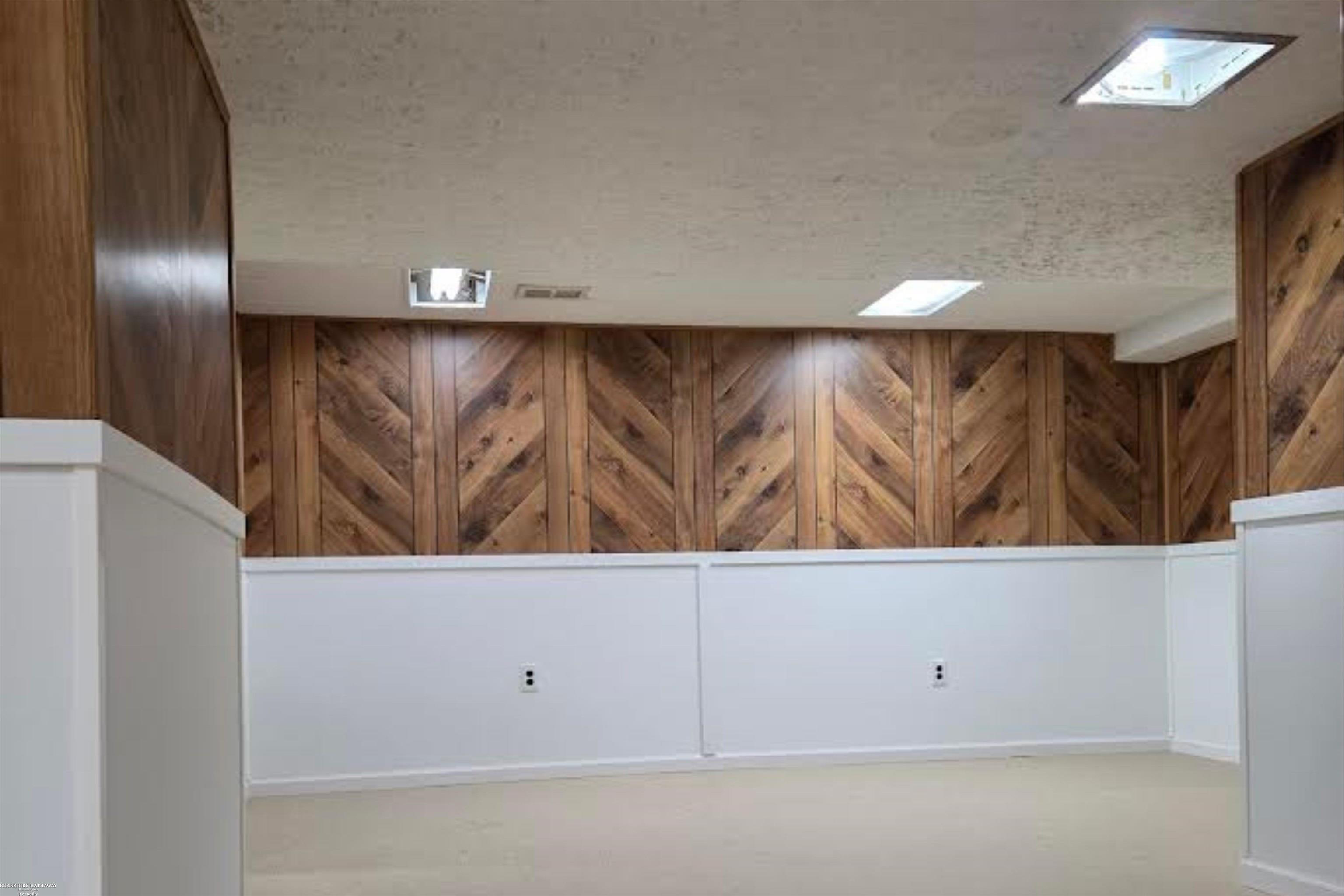 Sterling Heights, Michigan 48312, United States, 4 Bedrooms Bedrooms, ,2 BathroomsBathrooms,Residential,Active,110557