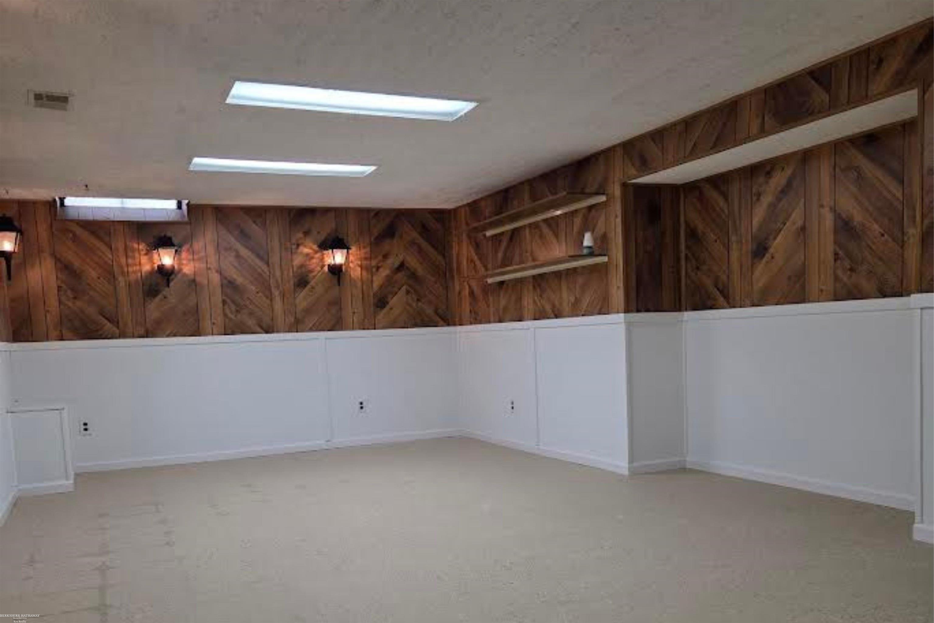 Sterling Heights, Michigan 48312, United States, 4 Bedrooms Bedrooms, ,2 BathroomsBathrooms,Residential,Active,110557