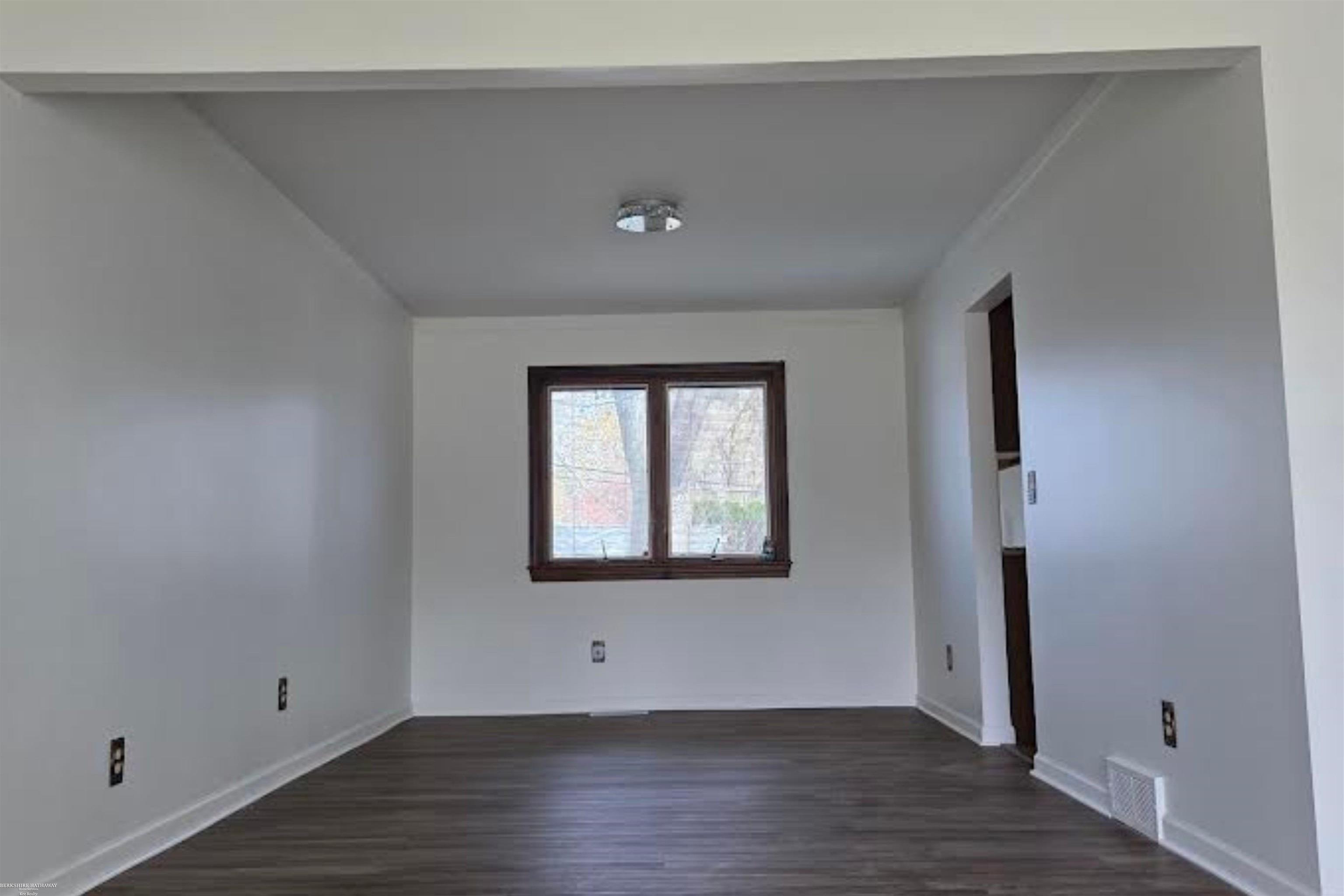 Sterling Heights, Michigan 48312, United States, 4 Bedrooms Bedrooms, ,2 BathroomsBathrooms,Residential,Active,110557