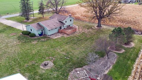 A home in New Lothrop