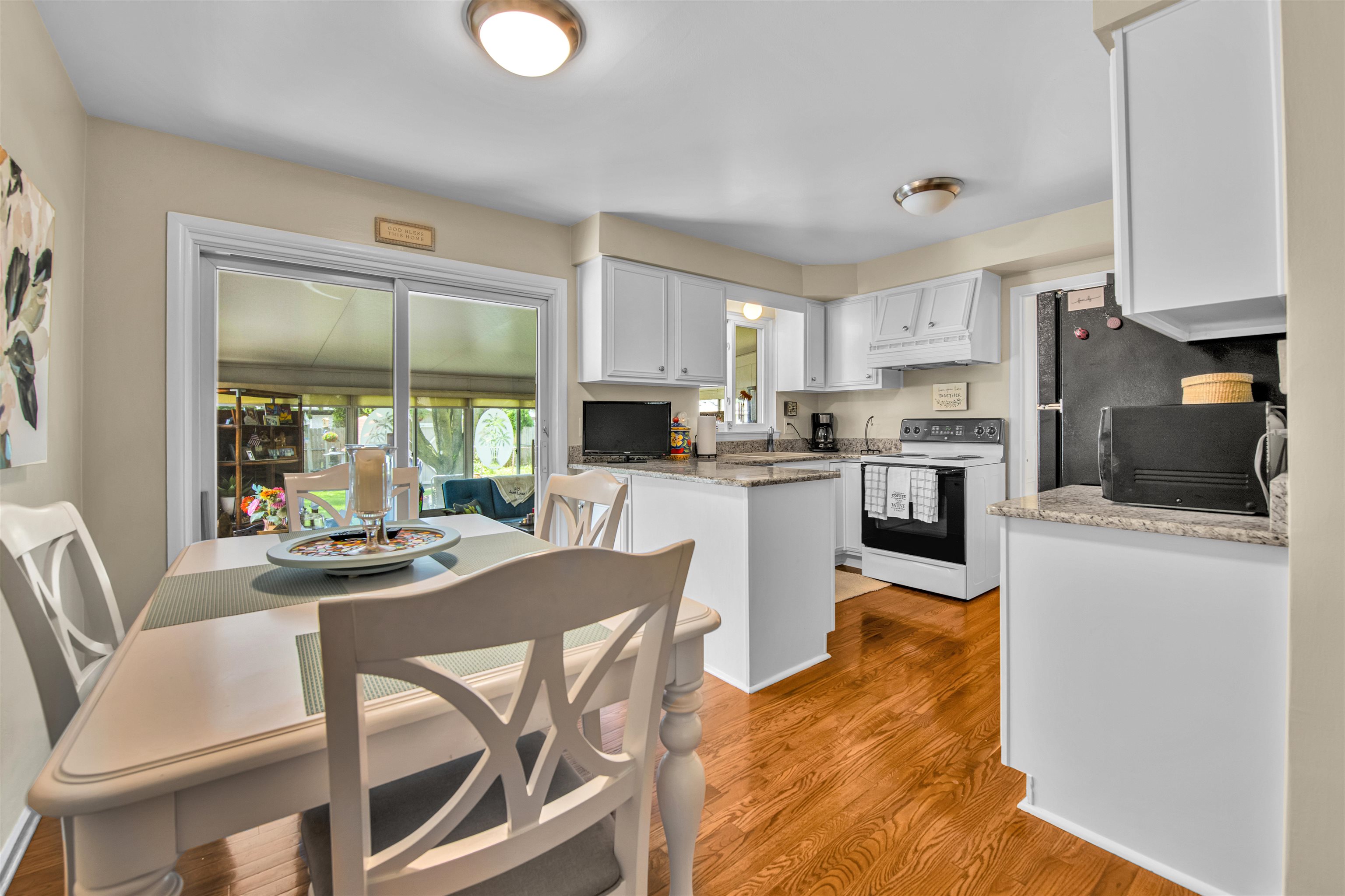 Warren, Michigan 48088, United States, 3 Bedrooms Bedrooms, ,2 BathroomsBathrooms,Residential,Active,161290