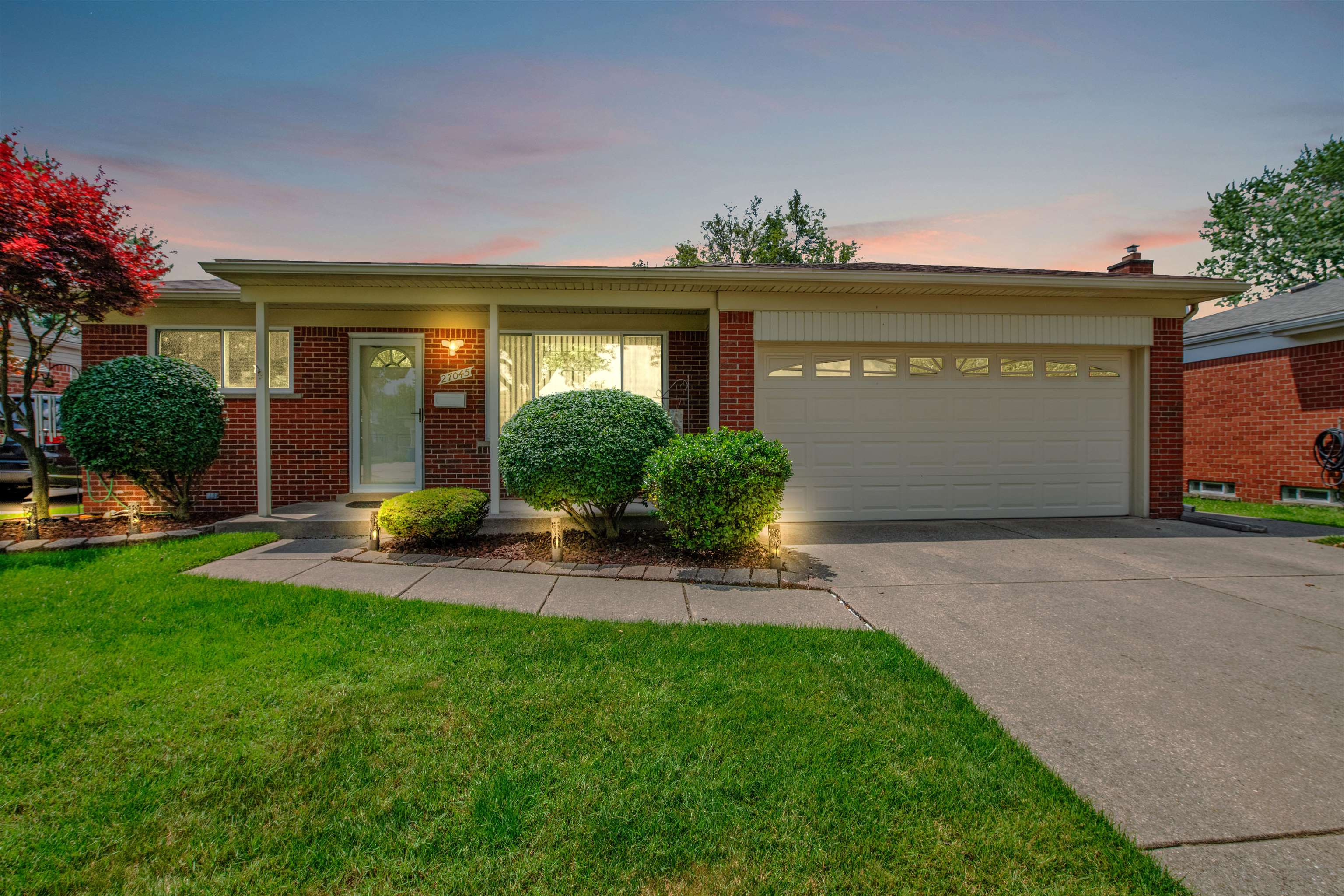 Warren, Michigan 48088, United States, 3 Bedrooms Bedrooms, ,2 BathroomsBathrooms,Residential,Active,161290