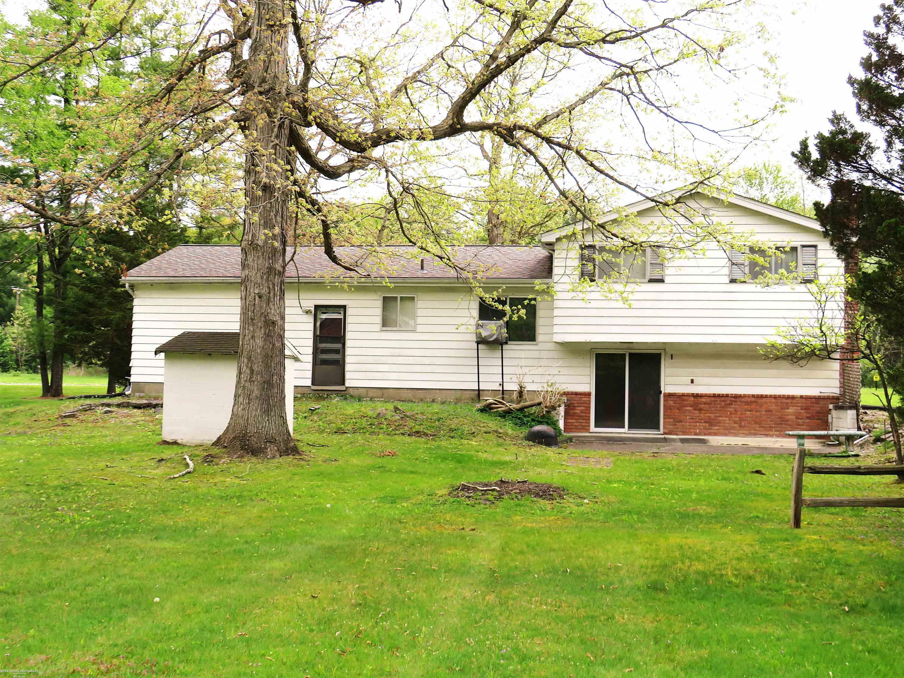 Columbus, Michigan 48063, United States, 3 Bedrooms Bedrooms, ,2 BathroomsBathrooms,Residential,Pending,76926