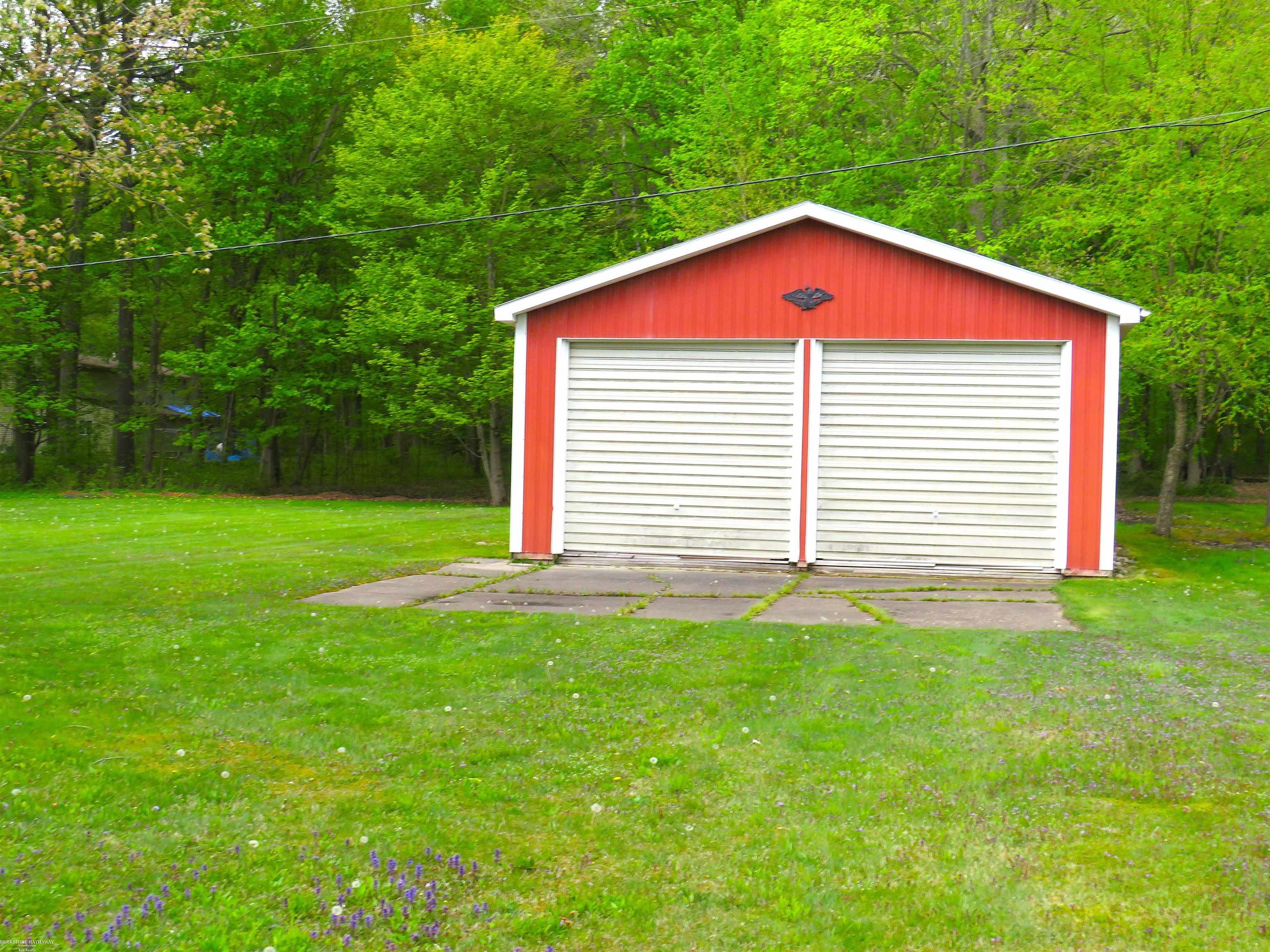 Columbus, Michigan 48063, United States, 3 Bedrooms Bedrooms, ,2 BathroomsBathrooms,Residential,Pending,76926