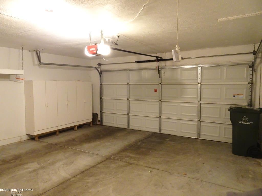 Saint Clair Shores, Michigan 48082, United States, 2 Bedrooms Bedrooms, ,2 BathroomsBathrooms,Residential,Active,139865