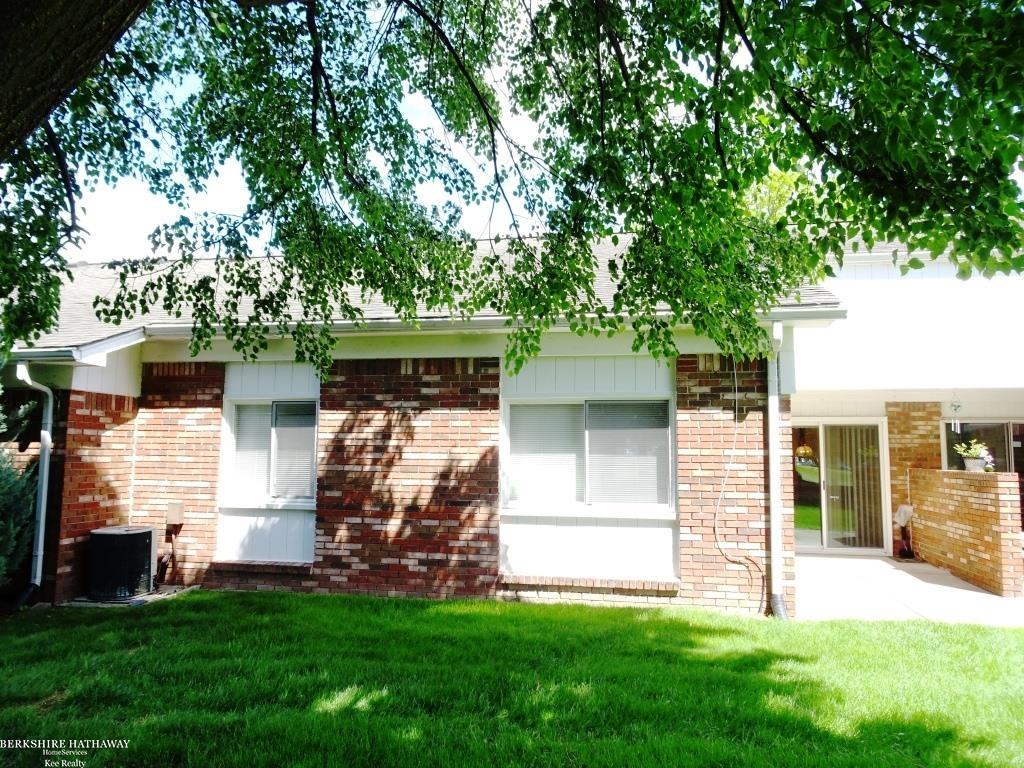 Saint Clair Shores, Michigan 48082, United States, 2 Bedrooms Bedrooms, ,2 BathroomsBathrooms,Residential,Active,139865