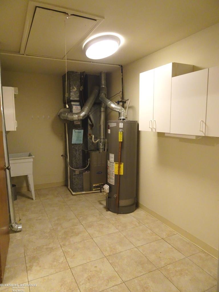 Saint Clair Shores, Michigan 48082, United States, 2 Bedrooms Bedrooms, ,2 BathroomsBathrooms,Residential,Active,139865