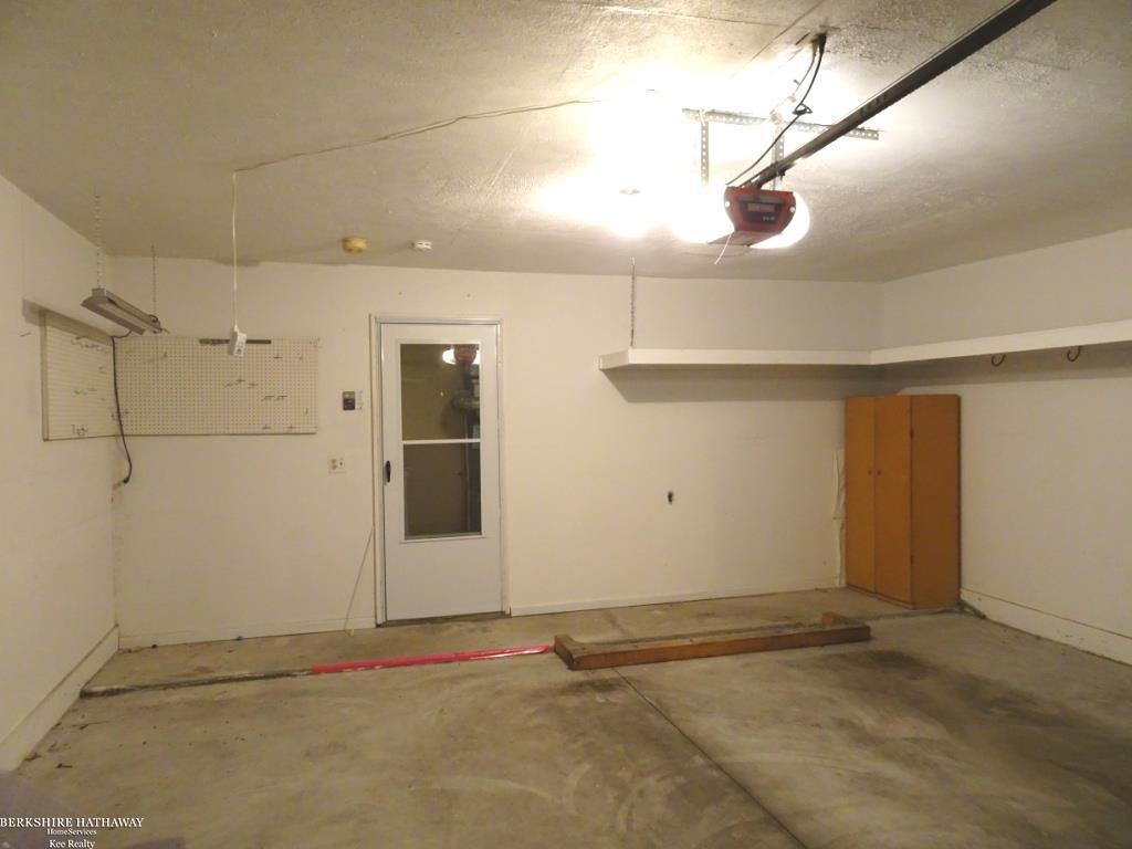 Saint Clair Shores, Michigan 48082, United States, 2 Bedrooms Bedrooms, ,2 BathroomsBathrooms,Residential,Active,139865