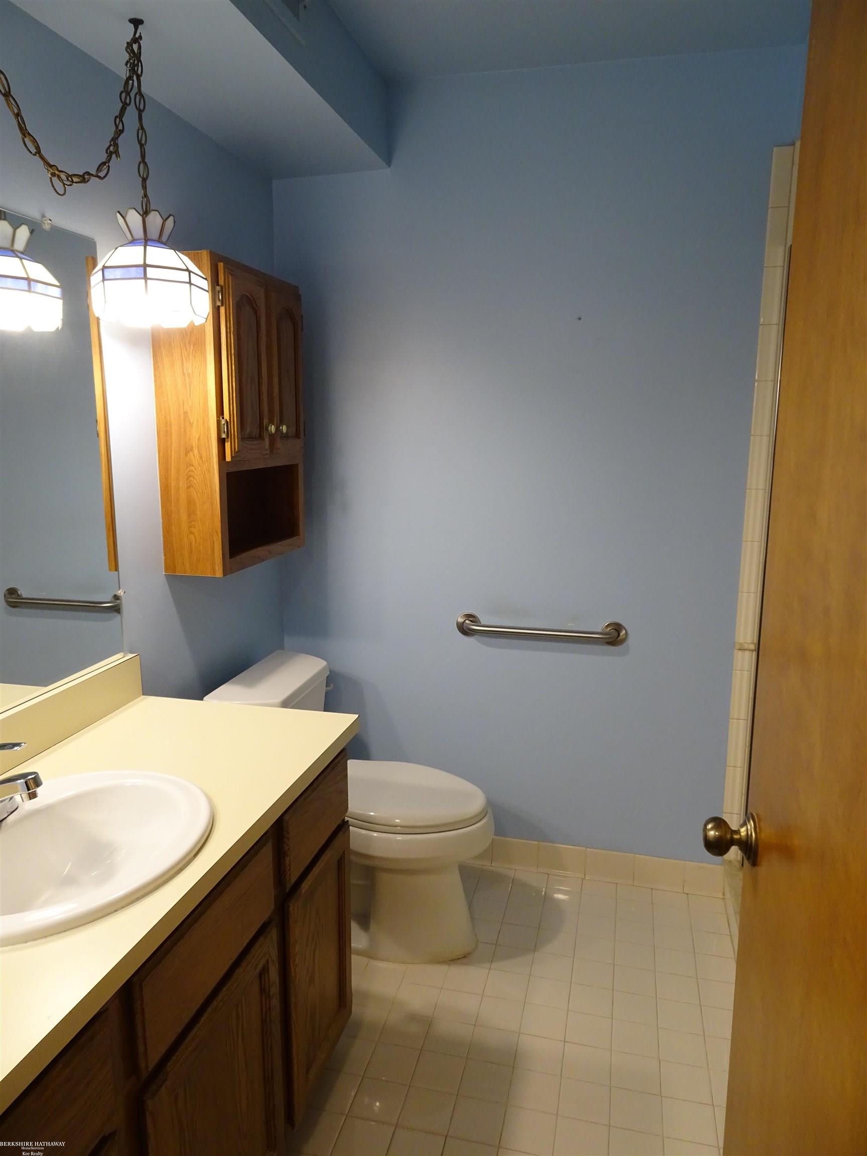 Saint Clair Shores, Michigan 48082, United States, 2 Bedrooms Bedrooms, ,2 BathroomsBathrooms,Residential,Active,139865