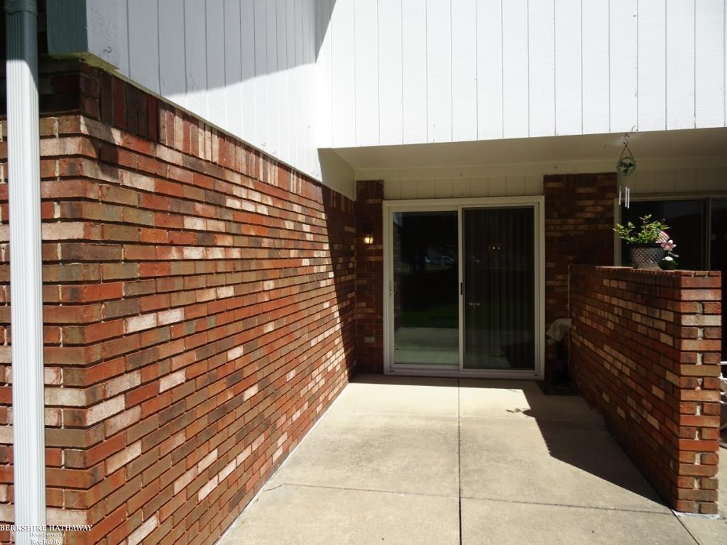 Saint Clair Shores, Michigan 48082, United States, 2 Bedrooms Bedrooms, ,2 BathroomsBathrooms,Residential,Active,139865