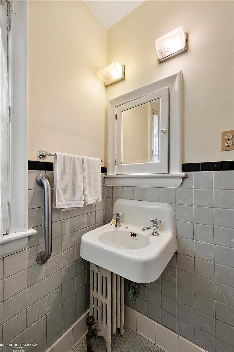 Detroit, Michigan 48224, United States, 3 Bedrooms Bedrooms, ,2 BathroomsBathrooms,Residential,Active,166234